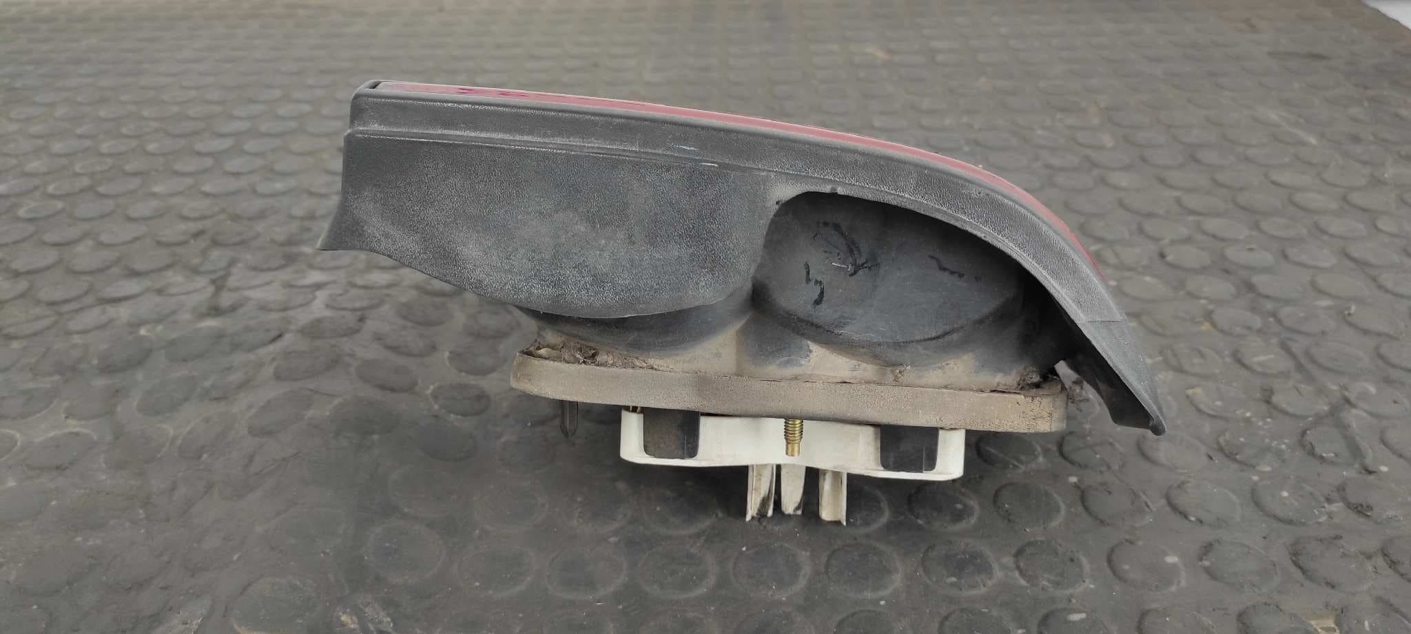 Recambio de PILOTO TRASERO IZQUIERDO para RENAULT 21 BERLINA (B/L48) GTX J7R750 referencia OEM IAM 7700792974   - BLANCO 4