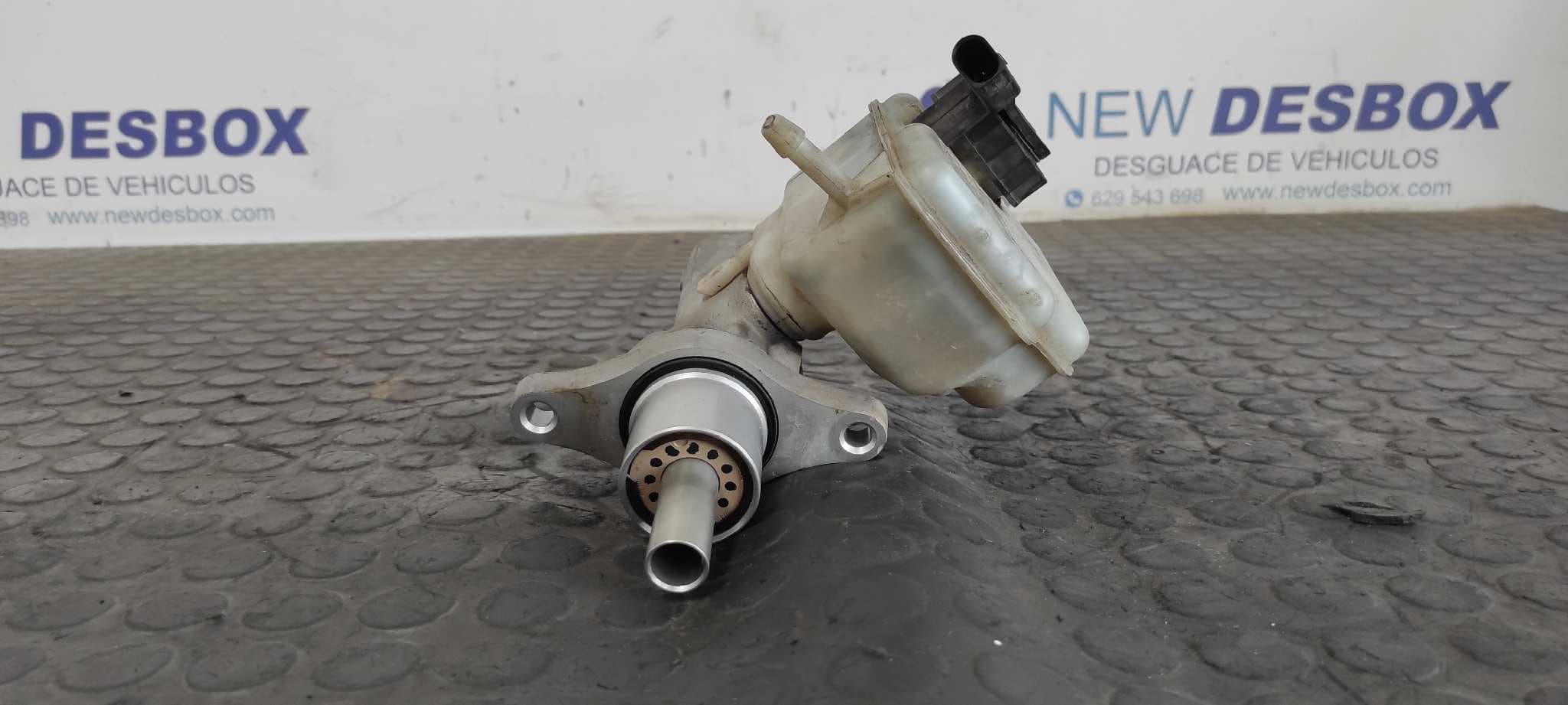 Recambio de BOMBA FRENO para SEAT LEON (1P1) 1.9 TDI BXF referencia OEM IAM 1K1611301D   - BLANCO 3