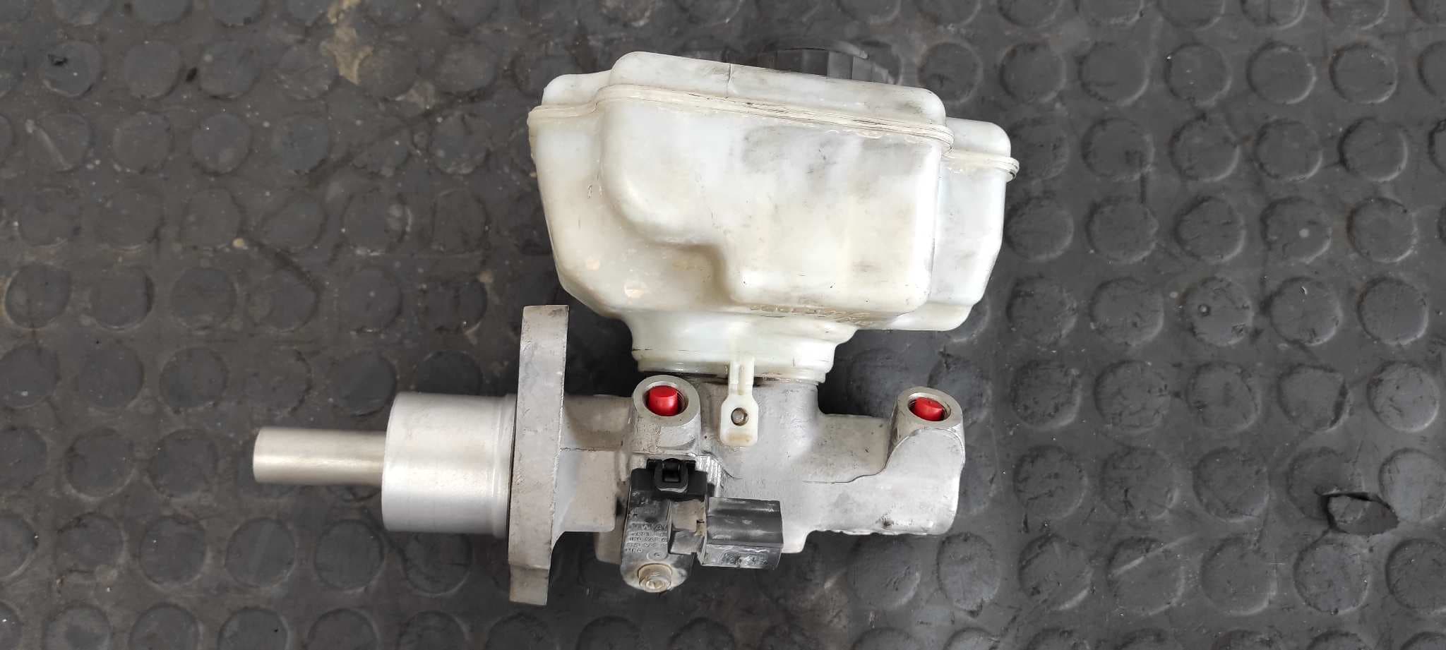 Recambio de BOMBA FRENO para SEAT LEON (1P1) 1.9 TDI BXF referencia OEM IAM 1K1611301D   - BLANCO 4