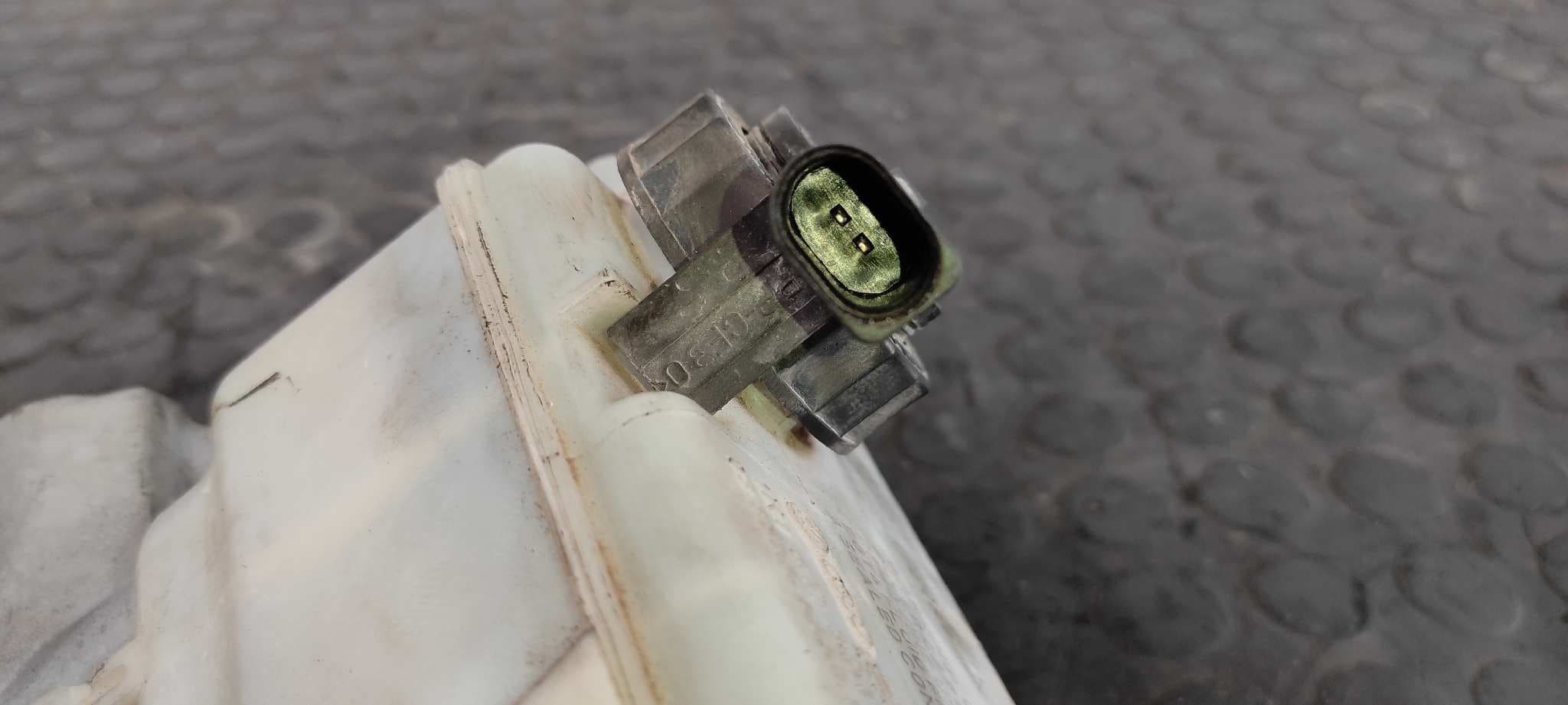 Recambio de BOMBA FRENO para SEAT LEON (1P1) 1.9 TDI BXF referencia OEM IAM 1K1611301D   - BLANCO 2