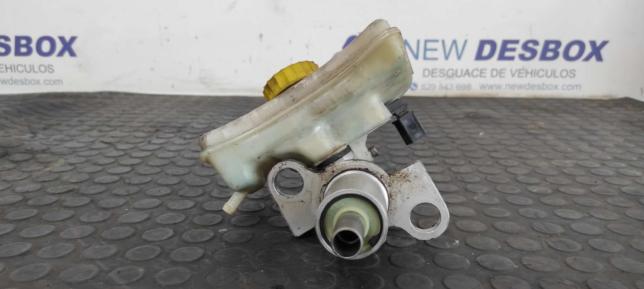 Recambio de BOMBA FRENO para AUDI A4 AVANT (8E) 2.0 TDI Quattro (DPF) BRE referencia OEM IAM 8E0611301G   - BLANCO