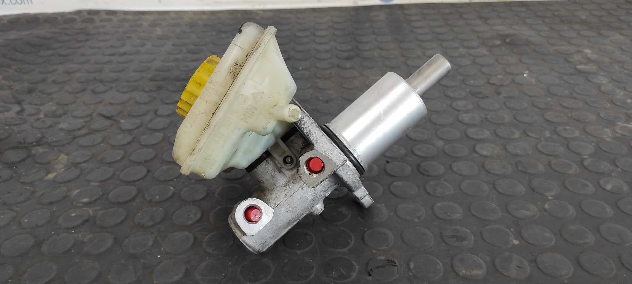 Recambio de BOMBA FRENO para AUDI A4 AVANT (8E) 2.0 TDI Quattro (DPF) BRE referencia OEM IAM 8E0611301G   - BLANCO 5