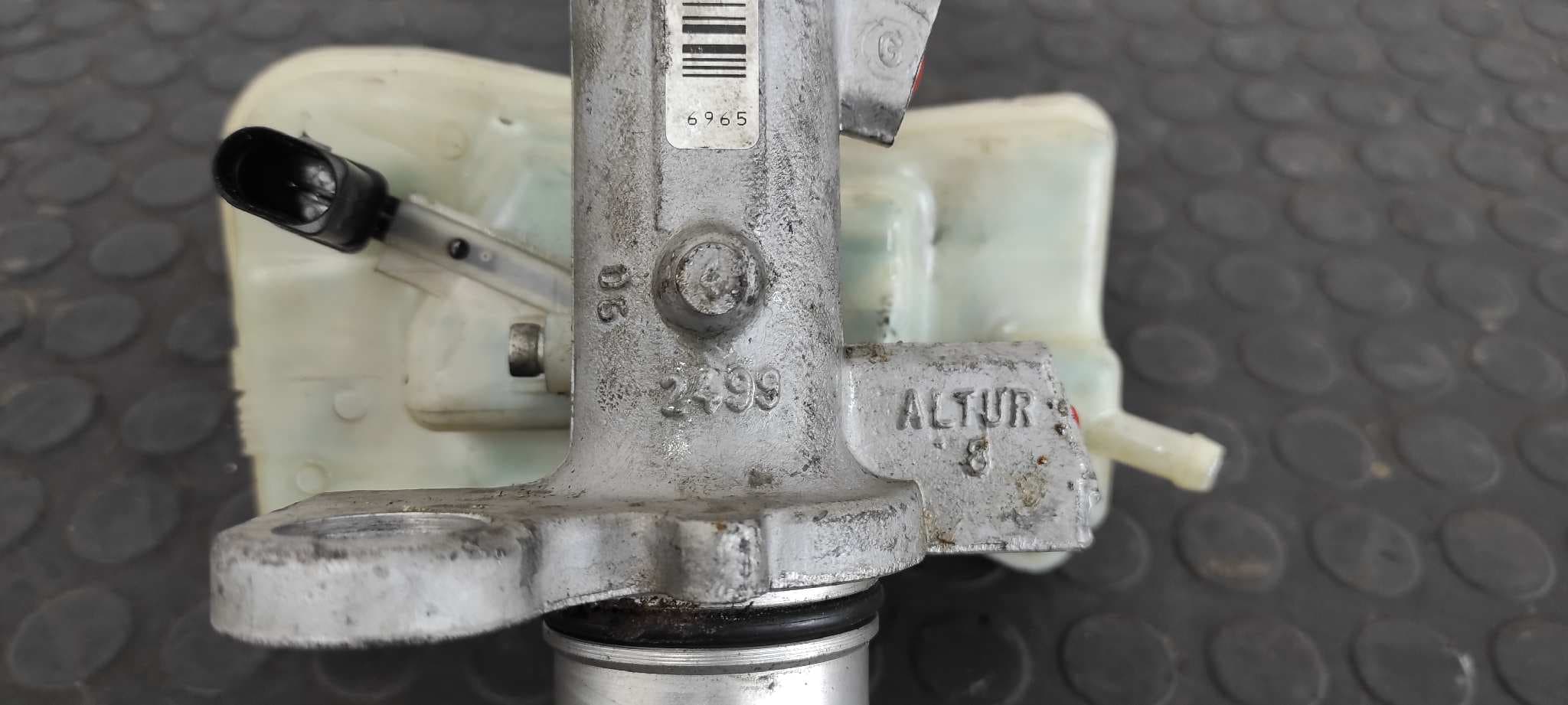 Recambio de BOMBA FRENO para AUDI A4 AVANT (8E) 2.0 TDI Quattro (DPF) BRE referencia OEM IAM 8E0611301G   - BLANCO 7