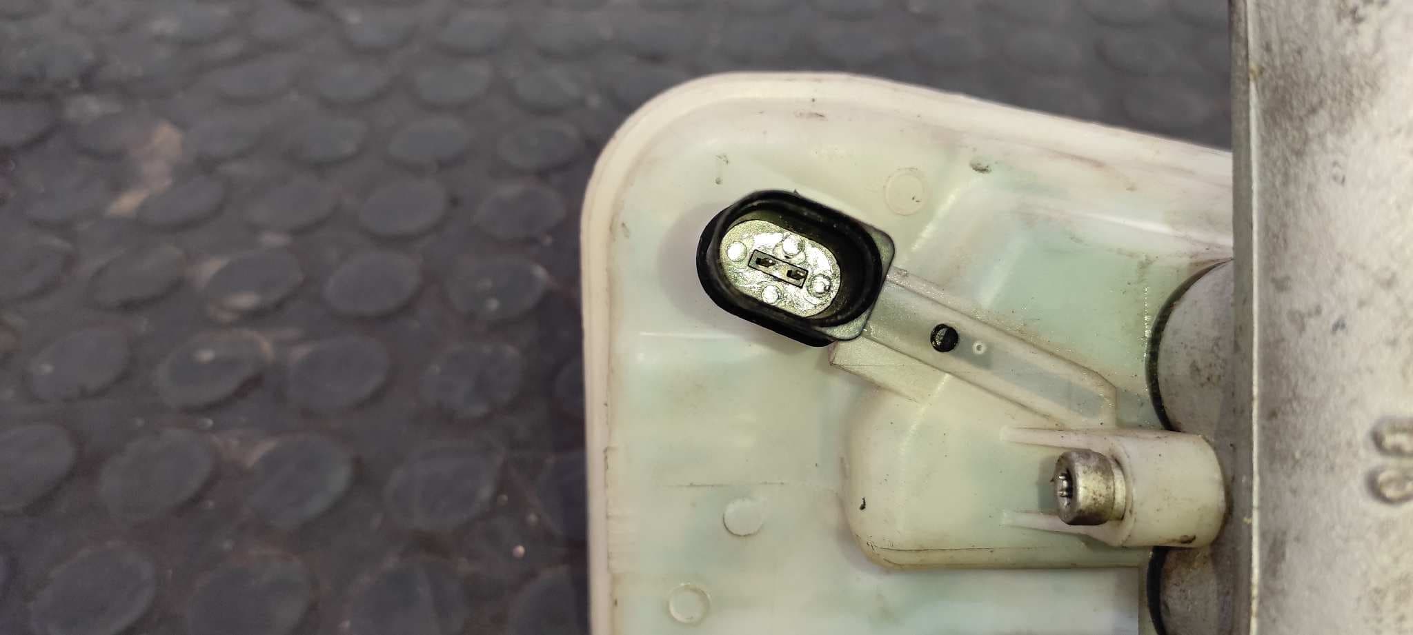 Recambio de BOMBA FRENO para AUDI A4 AVANT (8E) 2.0 TDI Quattro (DPF) BRE referencia OEM IAM 8E0611301G   - BLANCO 2