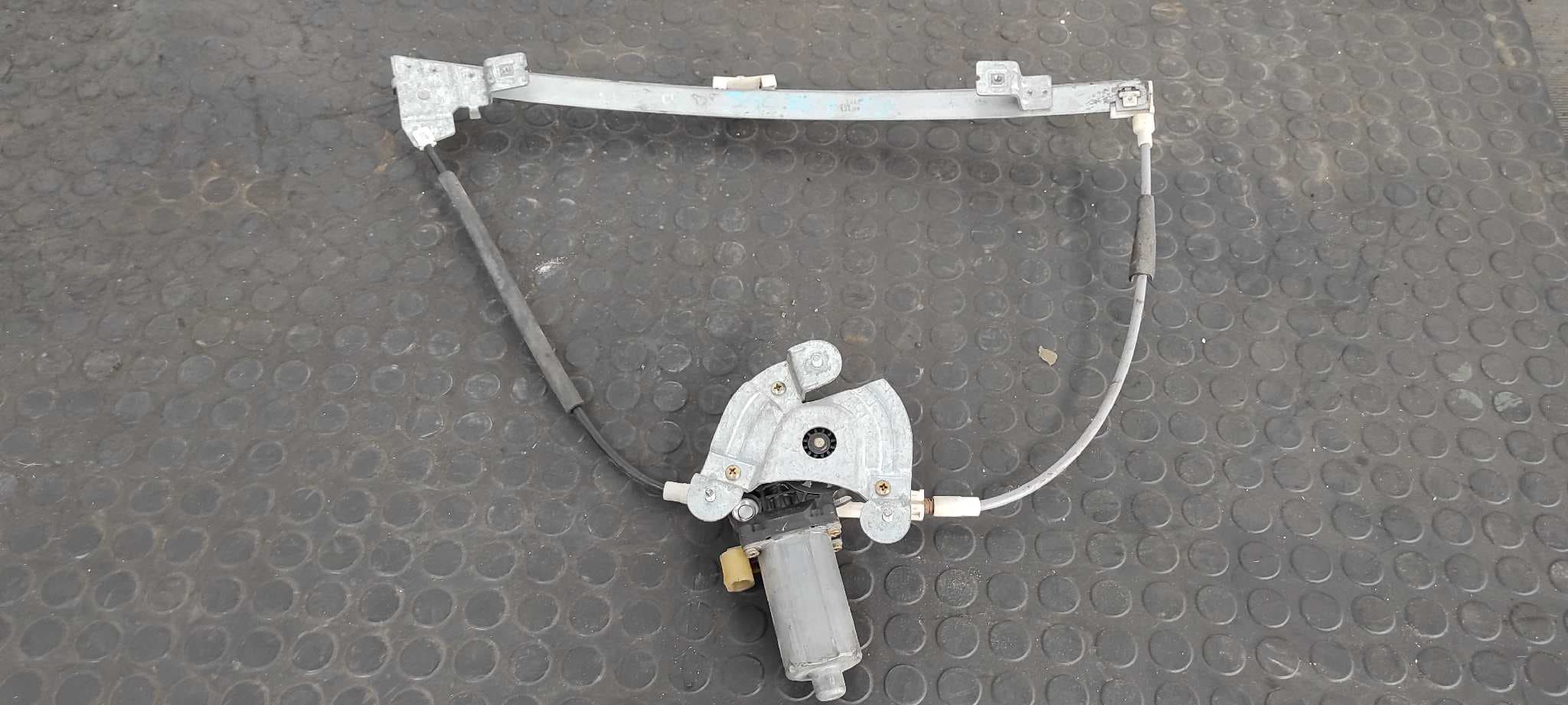 Recambio de ELEVALUNAS DELANTERO DERECHO para RENAULT MEGANE I FASE 2 GANDTOUR (KA..) 1.9 dCi Authentique KA05 F9QK7 referencia OEM IAM 013082721   - BLANCO