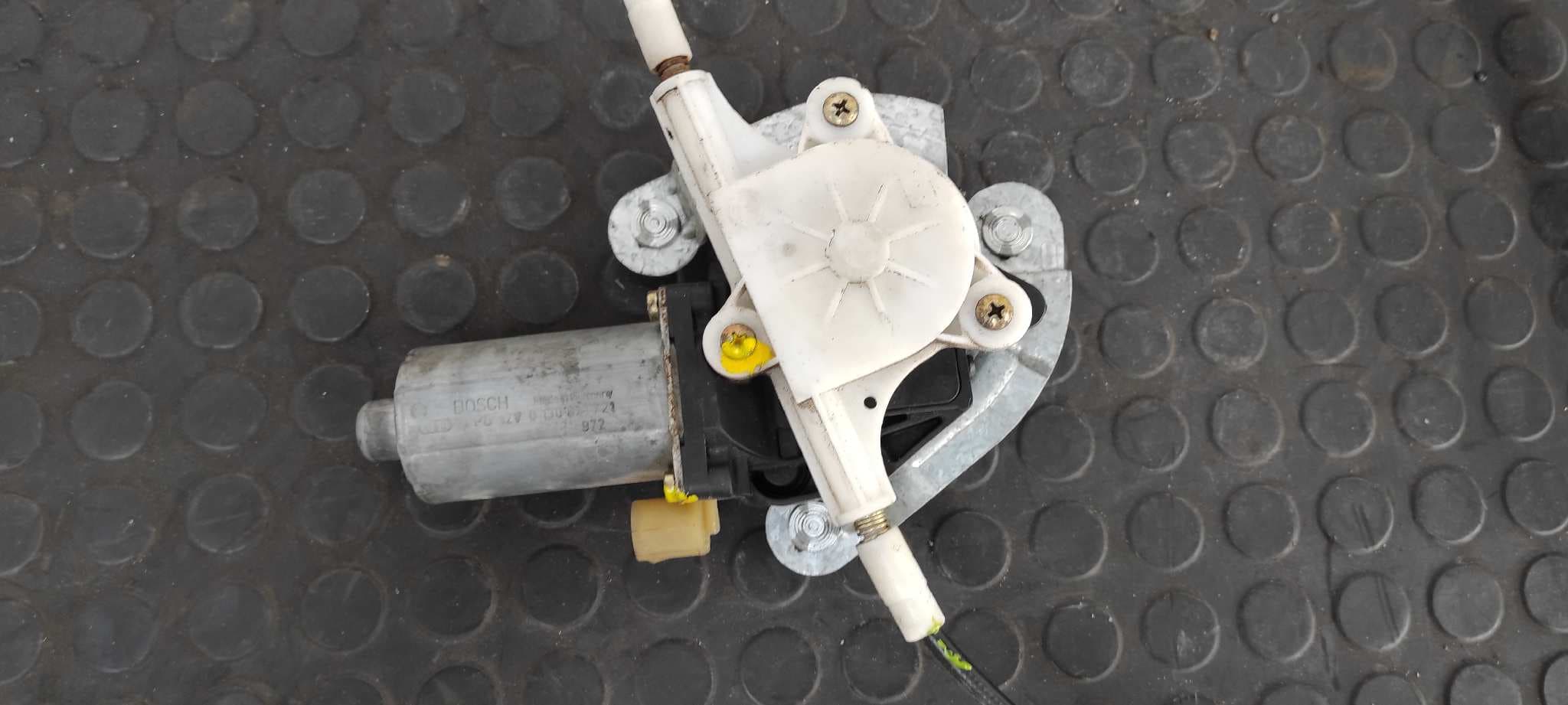 Recambio de ELEVALUNAS DELANTERO DERECHO para RENAULT MEGANE I FASE 2 GANDTOUR (KA..) 1.9 dCi Authentique KA05 F9QK7 referencia OEM IAM 013082721   - BLANCO 3