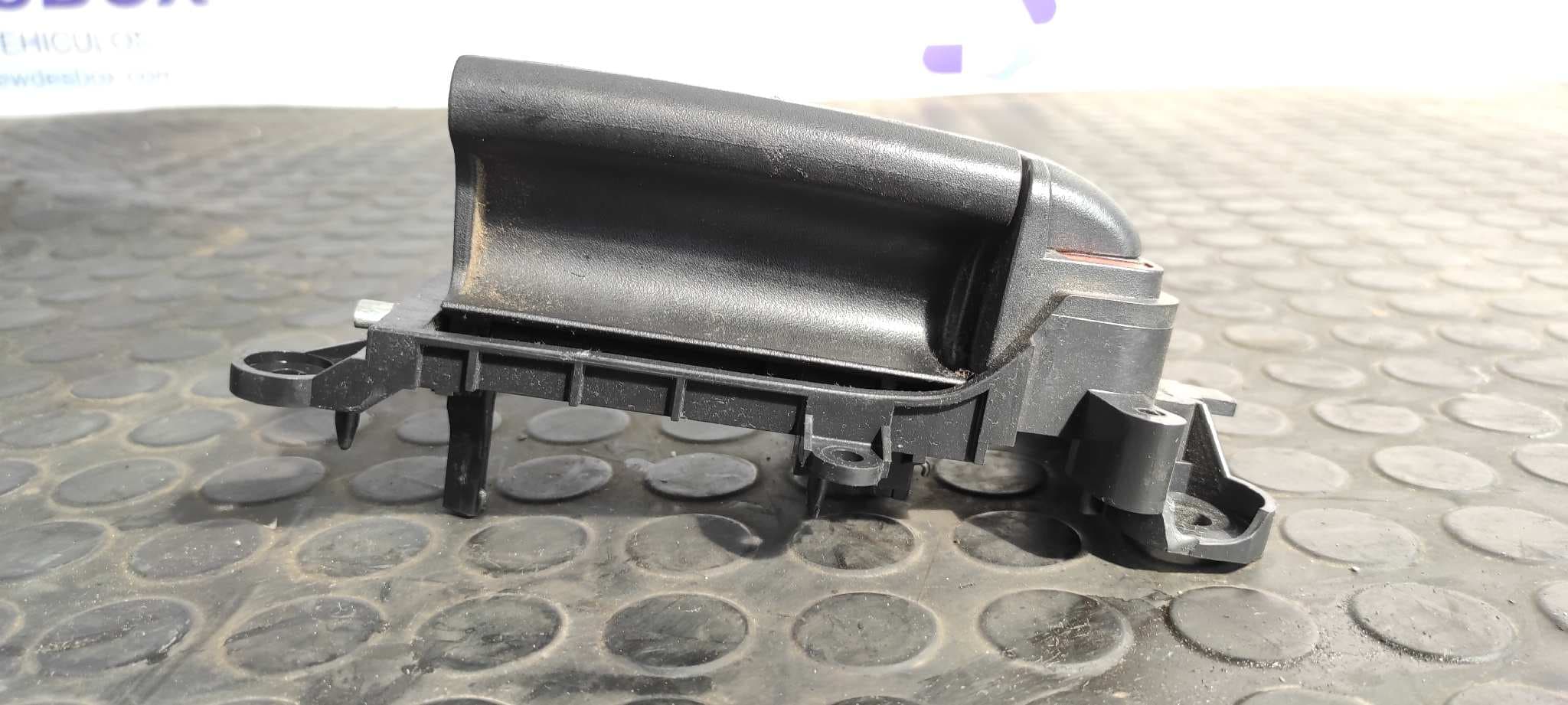 Recambio de MANETA INTERIOR TRASERA IZQUIERDA para MAZDA 5 BERL. (CR) 1.8 Active L823 referencia OEM IAM E18L   - GRIS 5