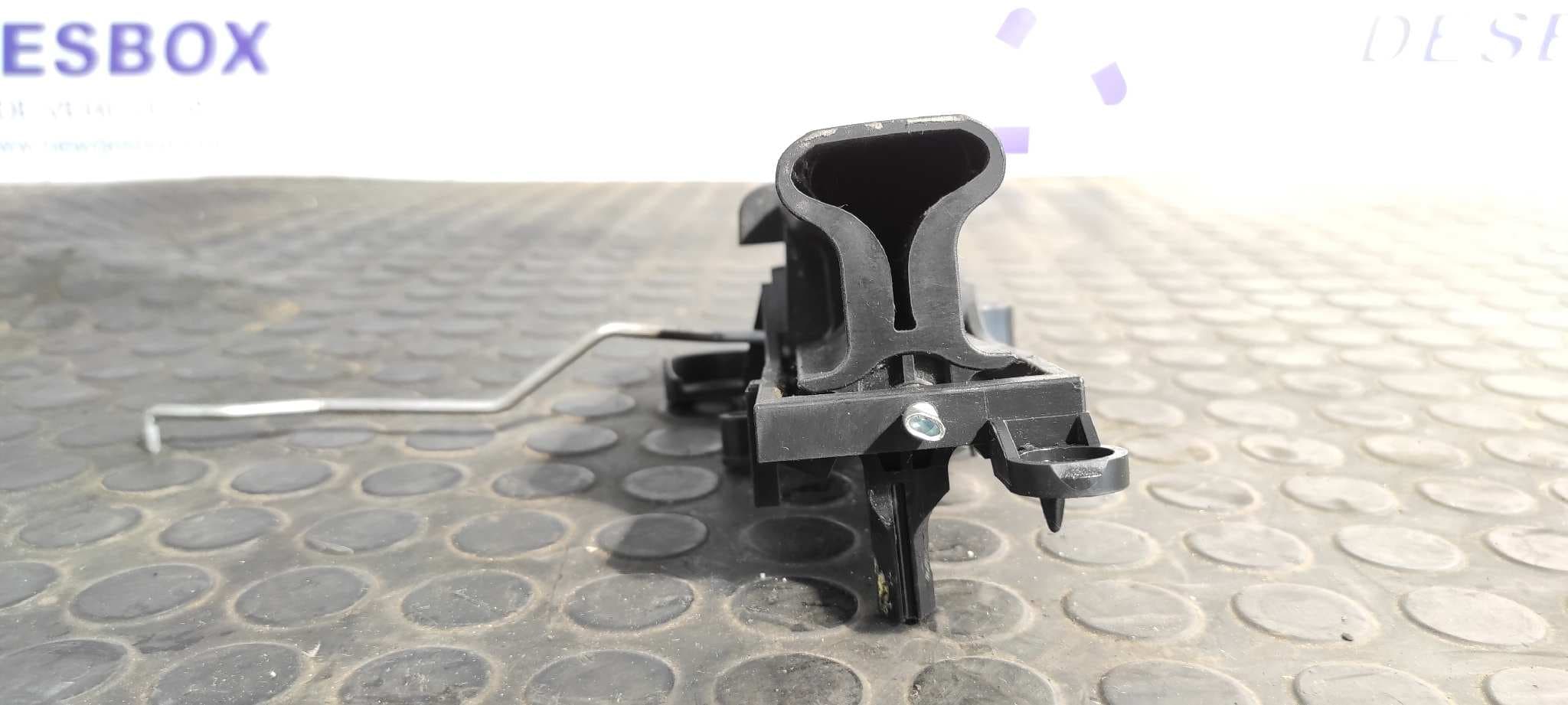 Recambio de MANETA INTERIOR TRASERA IZQUIERDA para MAZDA 5 BERL. (CR) 1.8 Active L823 referencia OEM IAM E18L   - GRIS 6