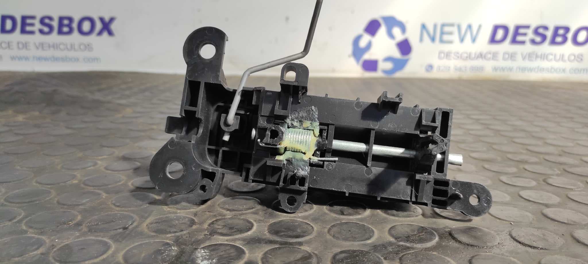 Recambio de MANETA INTERIOR TRASERA IZQUIERDA para MAZDA 5 BERL. (CR) 1.8 Active L823 referencia OEM IAM E18L   - GRIS 3