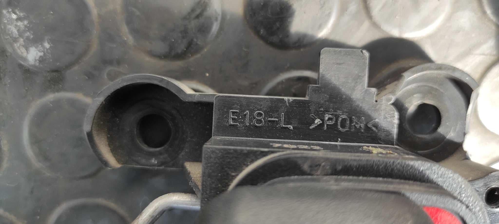 Recambio de MANETA INTERIOR TRASERA IZQUIERDA para MAZDA 5 BERL. (CR) 1.8 Active L823 referencia OEM IAM E18L   - GRIS 2