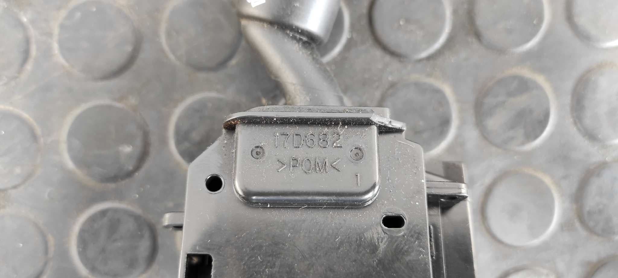 Recambio de MANDO LIMPIA para MAZDA 5 BERL. (CR) 1.8 Active L823 referencia OEM IAM 17D682   - GRIS 6