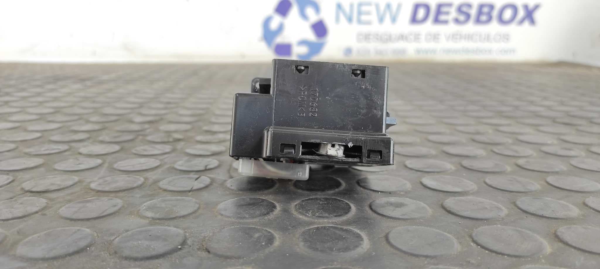 Recambio de MANDO INTERMITENTES para MAZDA 5 BERL. (CR) 1.8 Active L823 referencia OEM IAM 17D682   - GRIS 5
