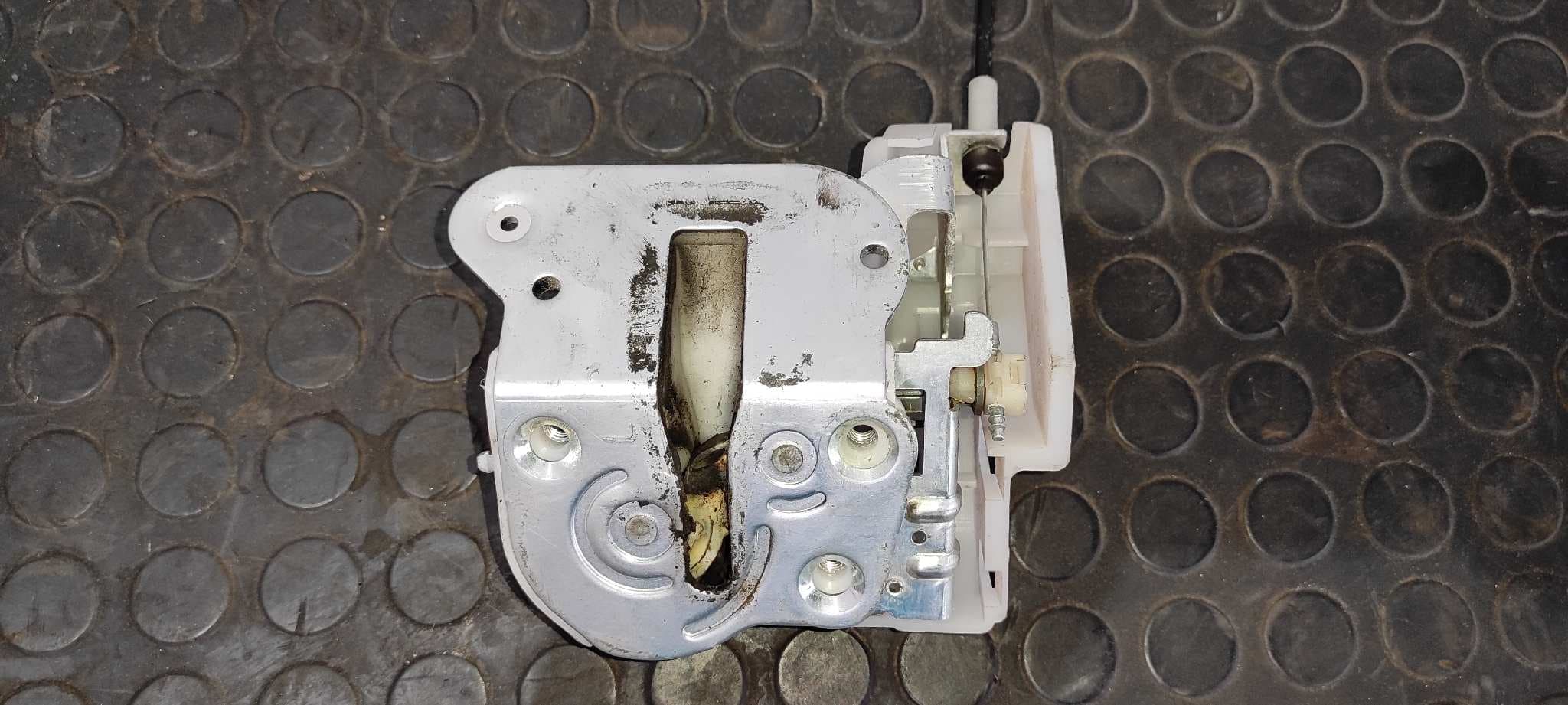 Recambio de CERRADURA PUERTA TRASERA IZQUIERDA para MAZDA 5 BERL. (CR) 1.8 Active L823 referencia OEM IAM    - GRIS
