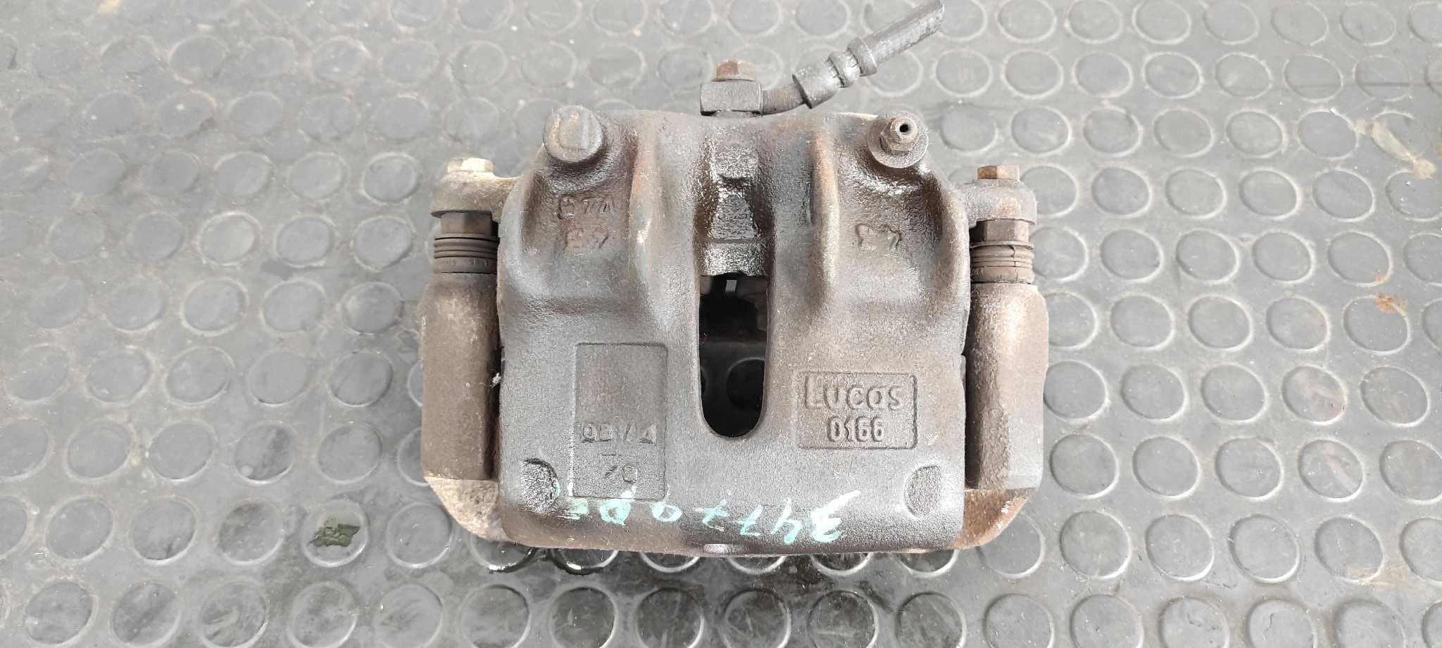 Recambio de PINZA DE FRENO DELANTERA DERECHA para NISSAN VANETTE CARGO (HC23) Familiar (5 asientos) LD23 referencia OEM IAM LUCAS 0166   - BLANCO