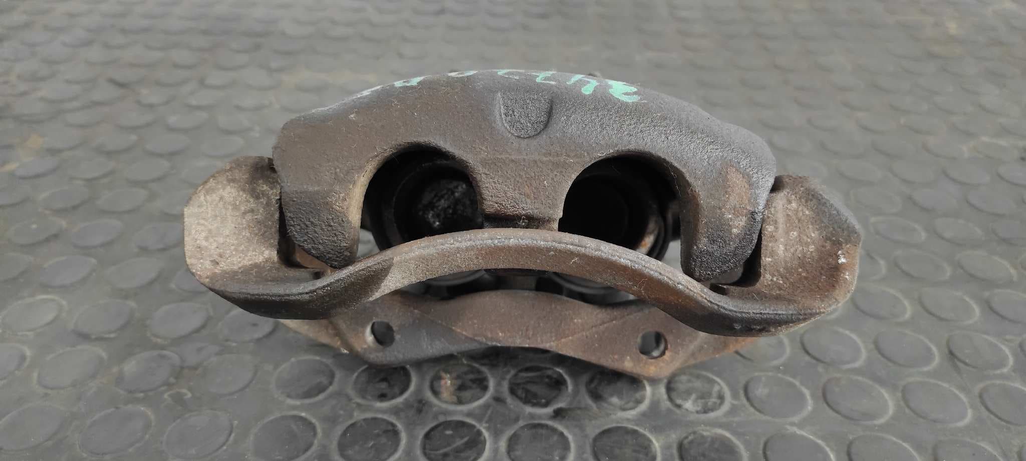 Recambio de PINZA DE FRENO DELANTERA DERECHA para NISSAN VANETTE CARGO (HC23) Familiar (5 asientos) LD23 referencia OEM IAM LUCAS 0166   - BLANCO 6
