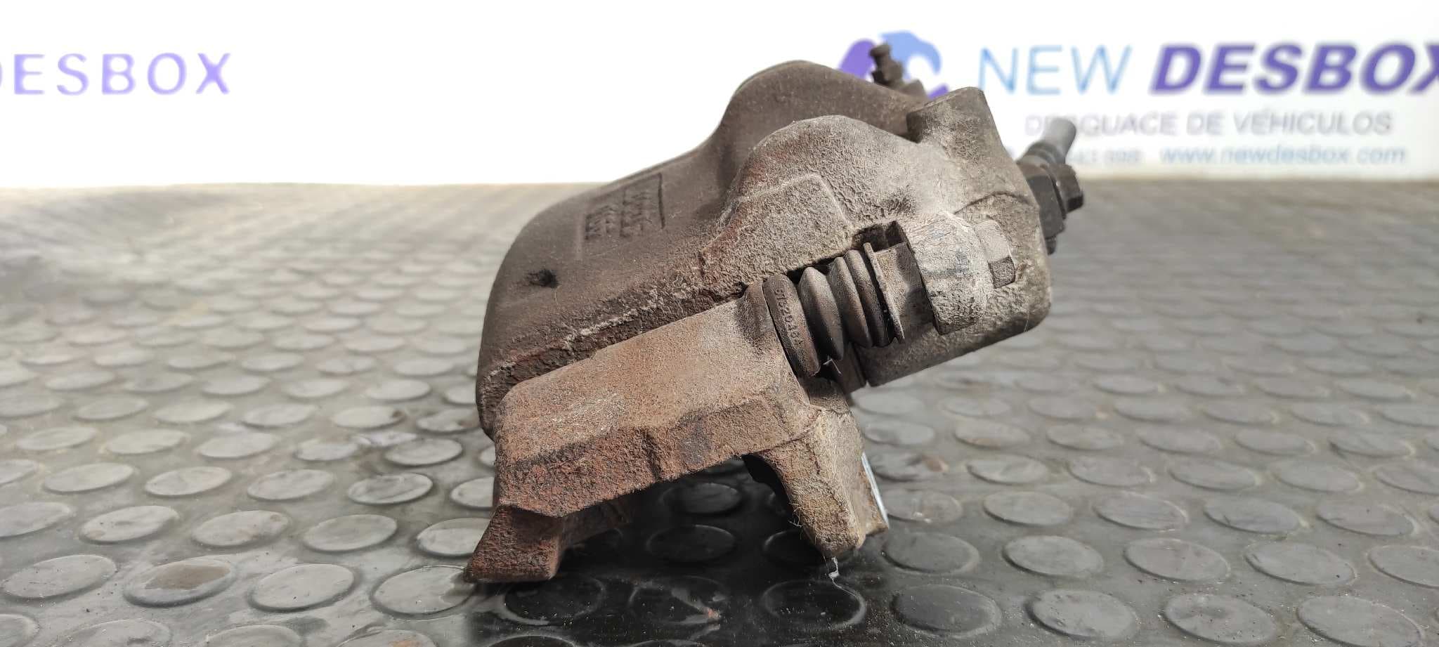 Recambio de PINZA DE FRENO DELANTERA IZQUIERDA para NISSAN VANETTE CARGO (HC23) Familiar (5 asientos) LD23 referencia OEM IAM LUCAS 0166   - BLANCO 3
