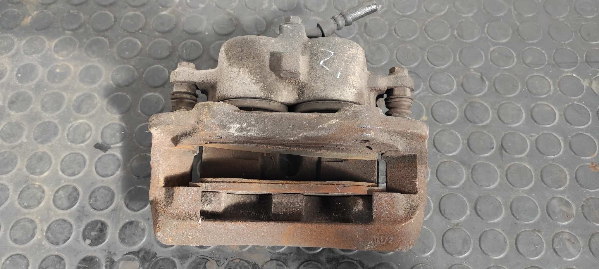 Recambio de PINZA DE FRENO DELANTERA IZQUIERDA para NISSAN VANETTE CARGO (HC23) Familiar (5 asientos) LD23 referencia OEM IAM LUCAS 0166   - BLANCO 5