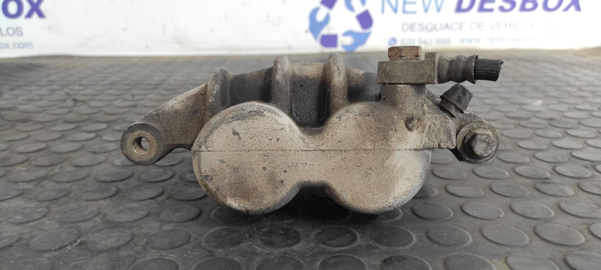 Recambio de PINZA DE FRENO DELANTERA DERECHA para FORD TRANSIT MOD.2000 D2FA referencia OEM IAM 216238B 5