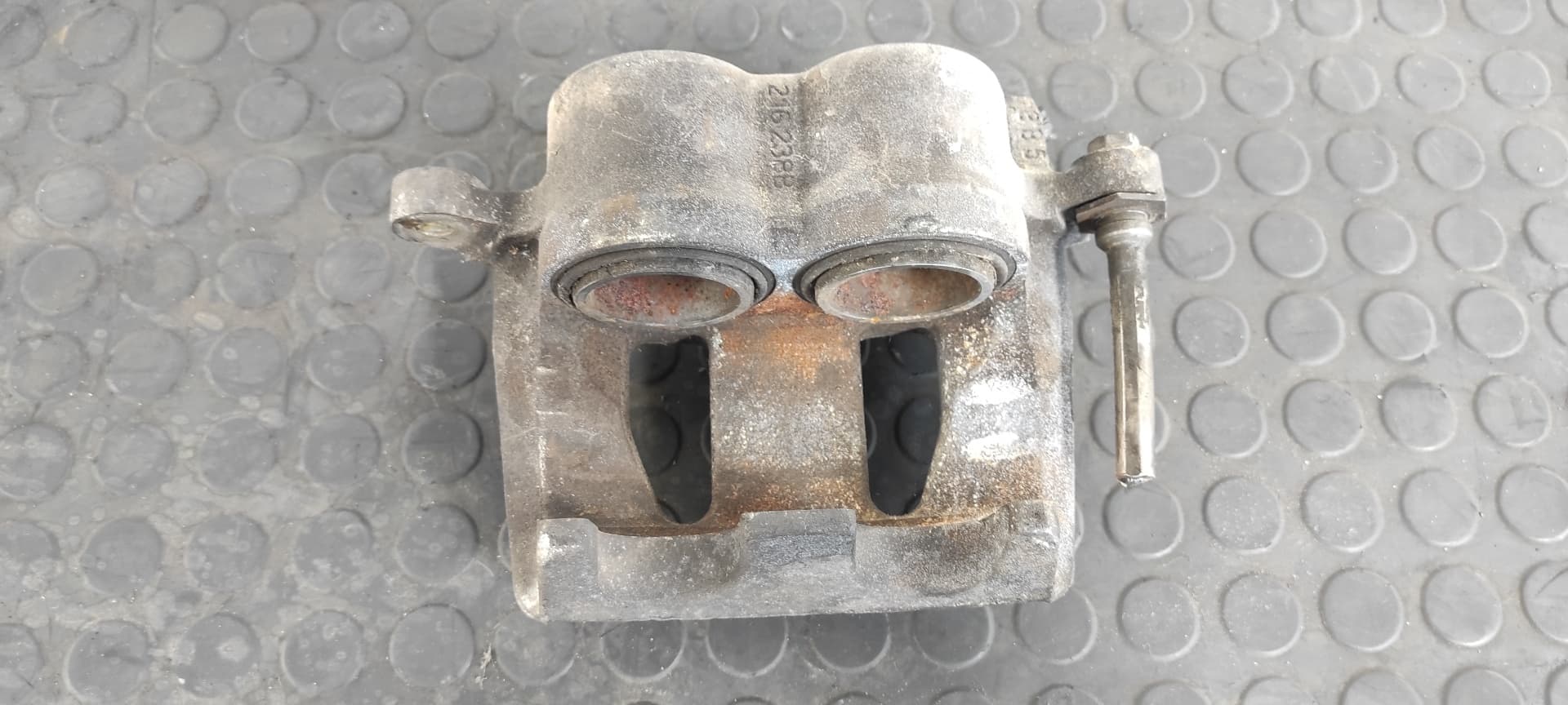 Recambio de PINZA DE FRENO DELANTERA DERECHA para FORD TRANSIT MOD.2000 D2FA referencia OEM IAM 216238B 8