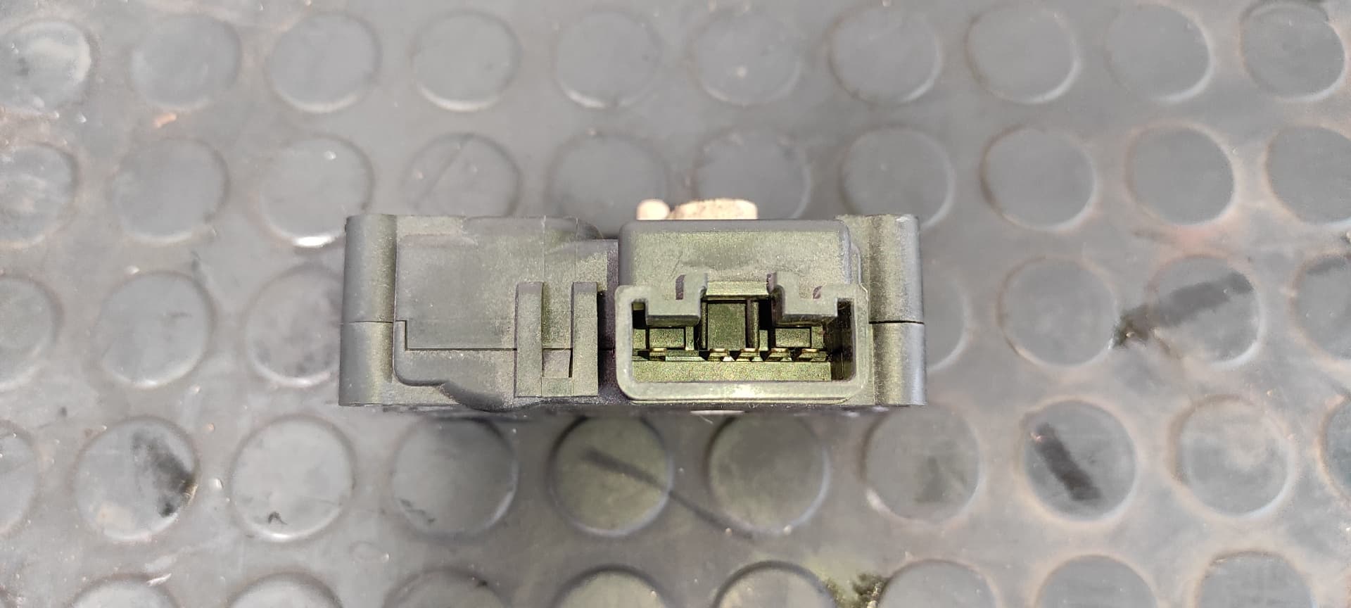 Recambio de MOTOR APERTURA TRAMPILLAS CLIMATIZADOR para MAZDA 5 BERL. (CR) 1.8 Active L823 referencia OEM IAM 7619E   - GRIS 4