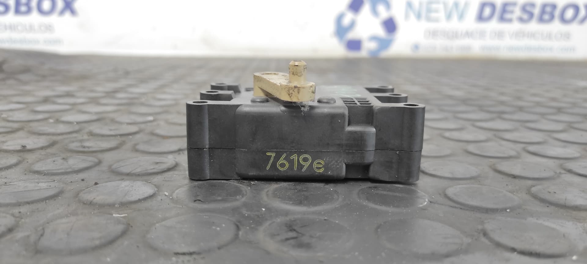 Recambio de MOTOR APERTURA TRAMPILLAS CLIMATIZADOR para MAZDA 5 BERL. (CR) 1.8 Active L823 referencia OEM IAM 7619E   - GRIS 2