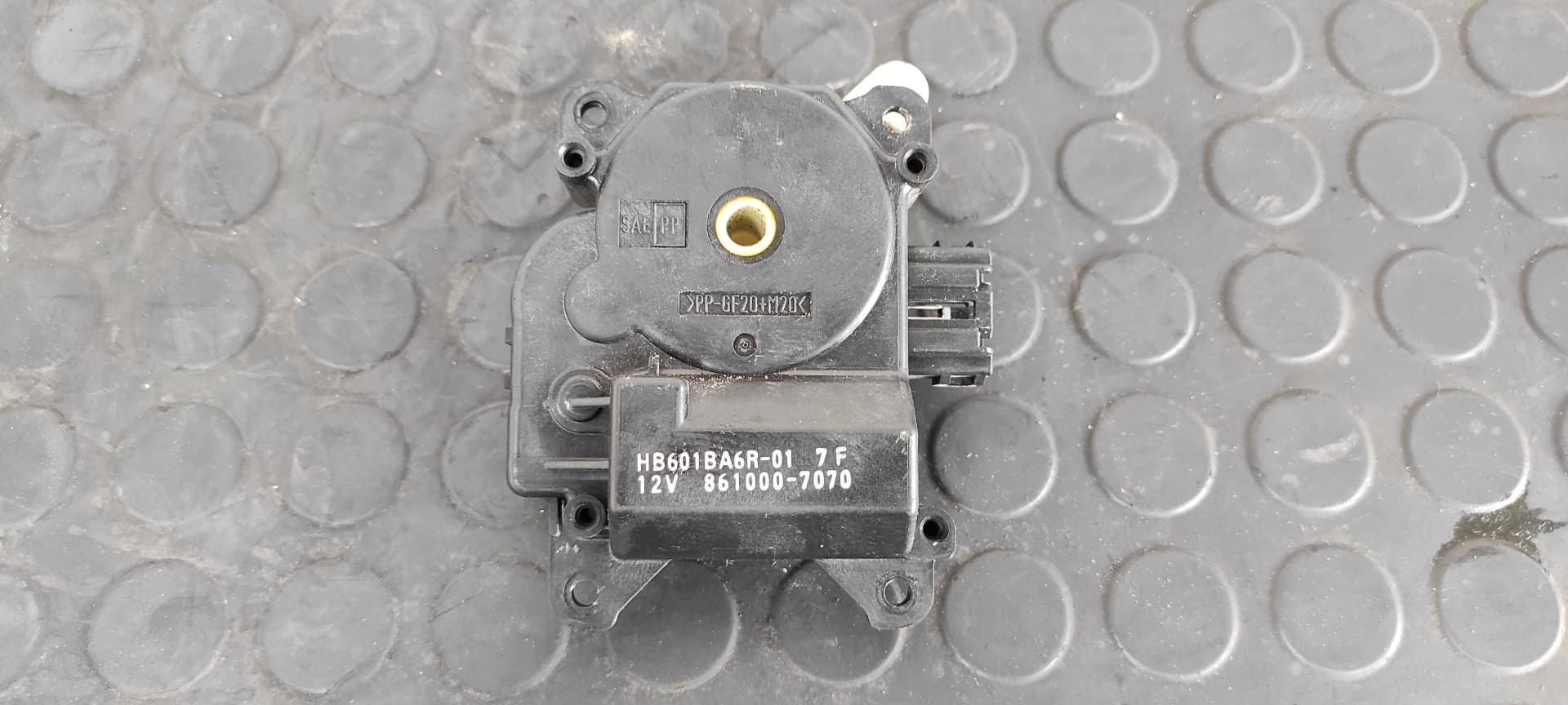 Recambio de MOTOR APERTURA TRAMPILLAS CLIMATIZADOR para MAZDA 5 BERL. (CR) 1.8 Active L823 referencia OEM IAM HB601BA6R01   - GRIS