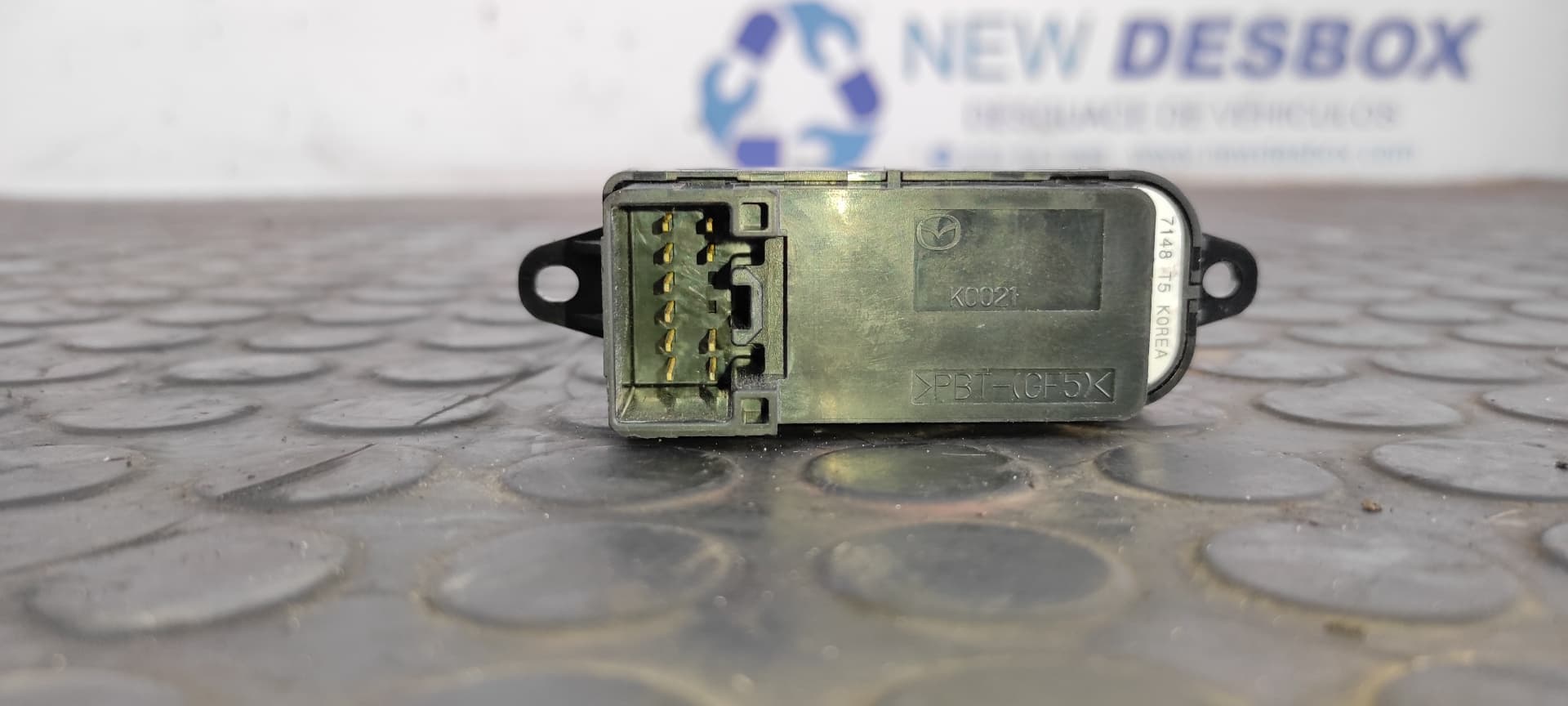 Recambio de MANDO ELEVALUNAS DELANTERO DERECHO para MAZDA 5 BERL. (CR) 1.8 Active L823 referencia OEM IAM CC3366370A   - GRIS 2