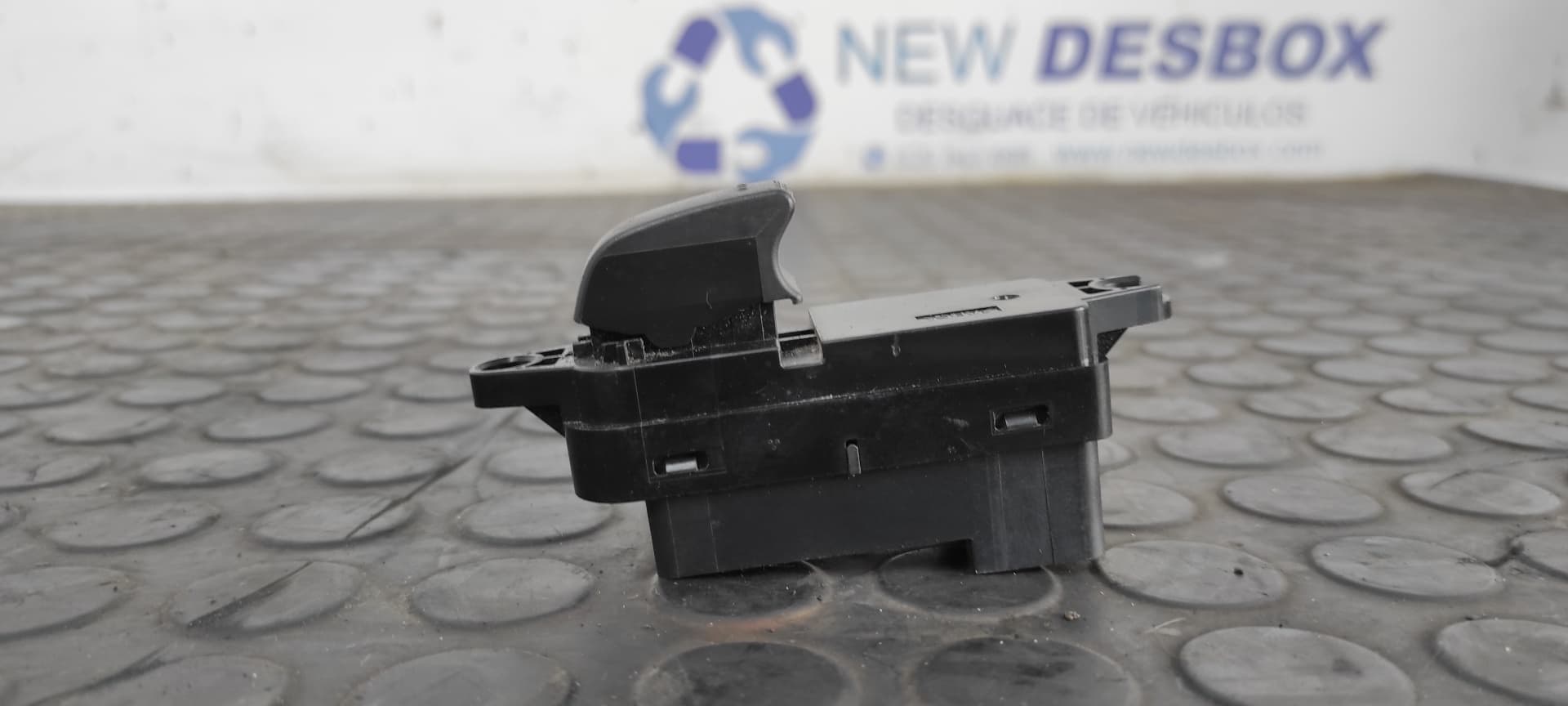 Recambio de MANDO ELEVALUNAS DELANTERO DERECHO para MAZDA 5 BERL. (CR) 1.8 Active L823 referencia OEM IAM CC3366370A   - GRIS 6