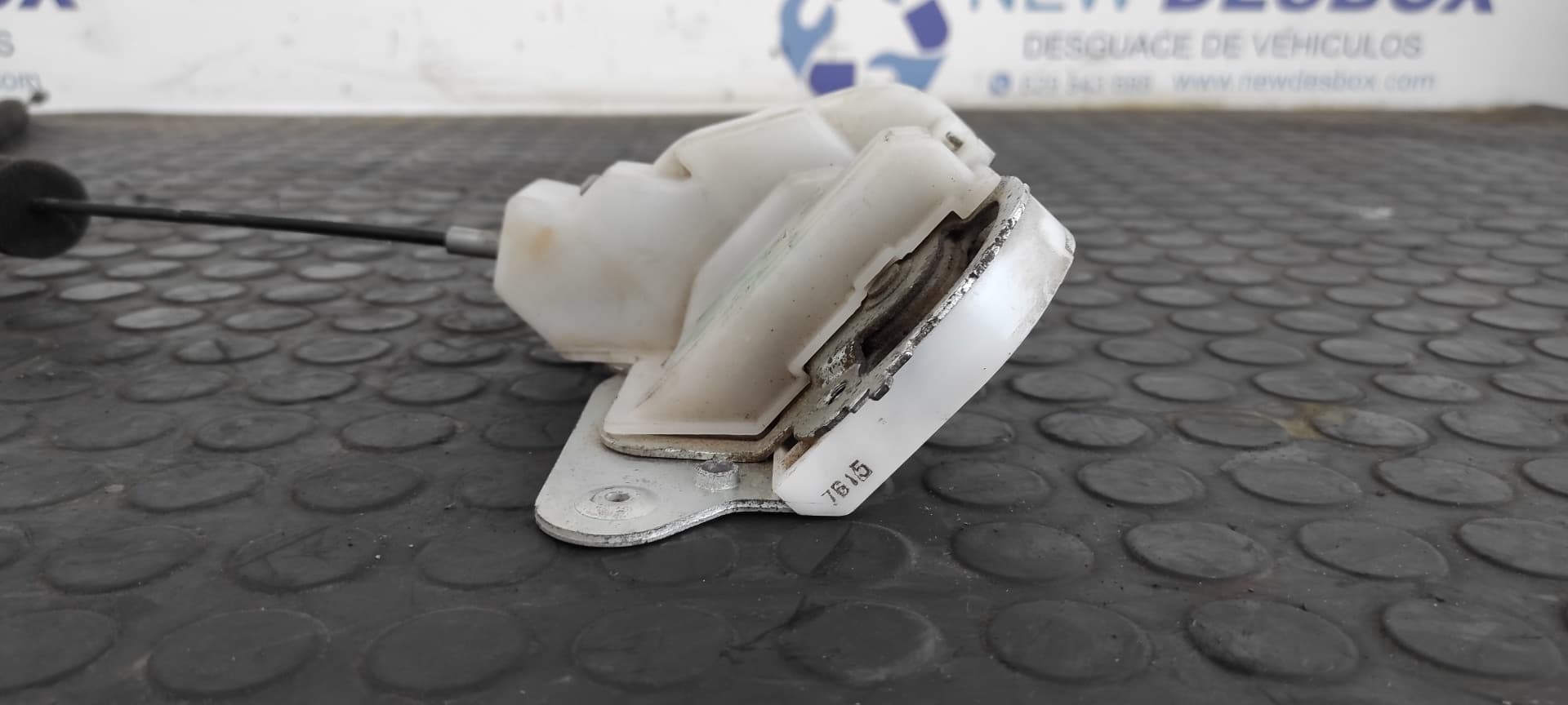 Recambio de CERRADURA PUERTA TRASERA DERECHA para MAZDA 5 BERL. (CR) 1.8 Active L823 referencia OEM IAM    - GRIS 4