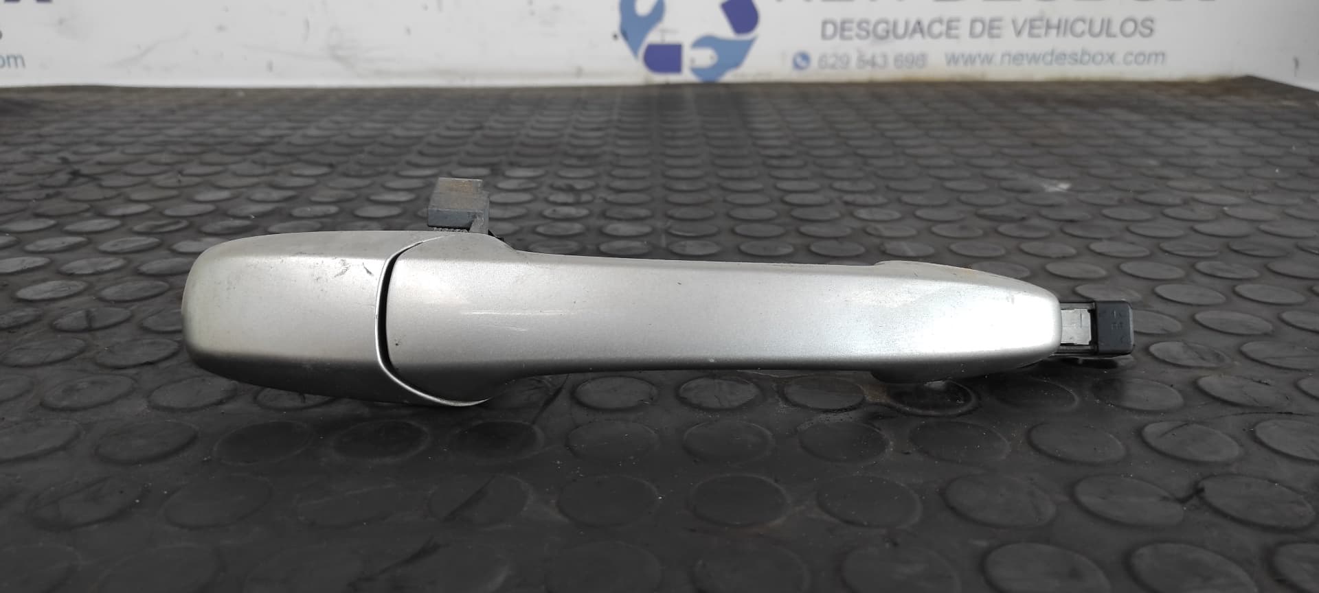 Recambio de MANETA DELANTERA DERECHA para MAZDA 5 BERL. (CR) 1.8 Active L823 referencia OEM IAM    - GRIS
