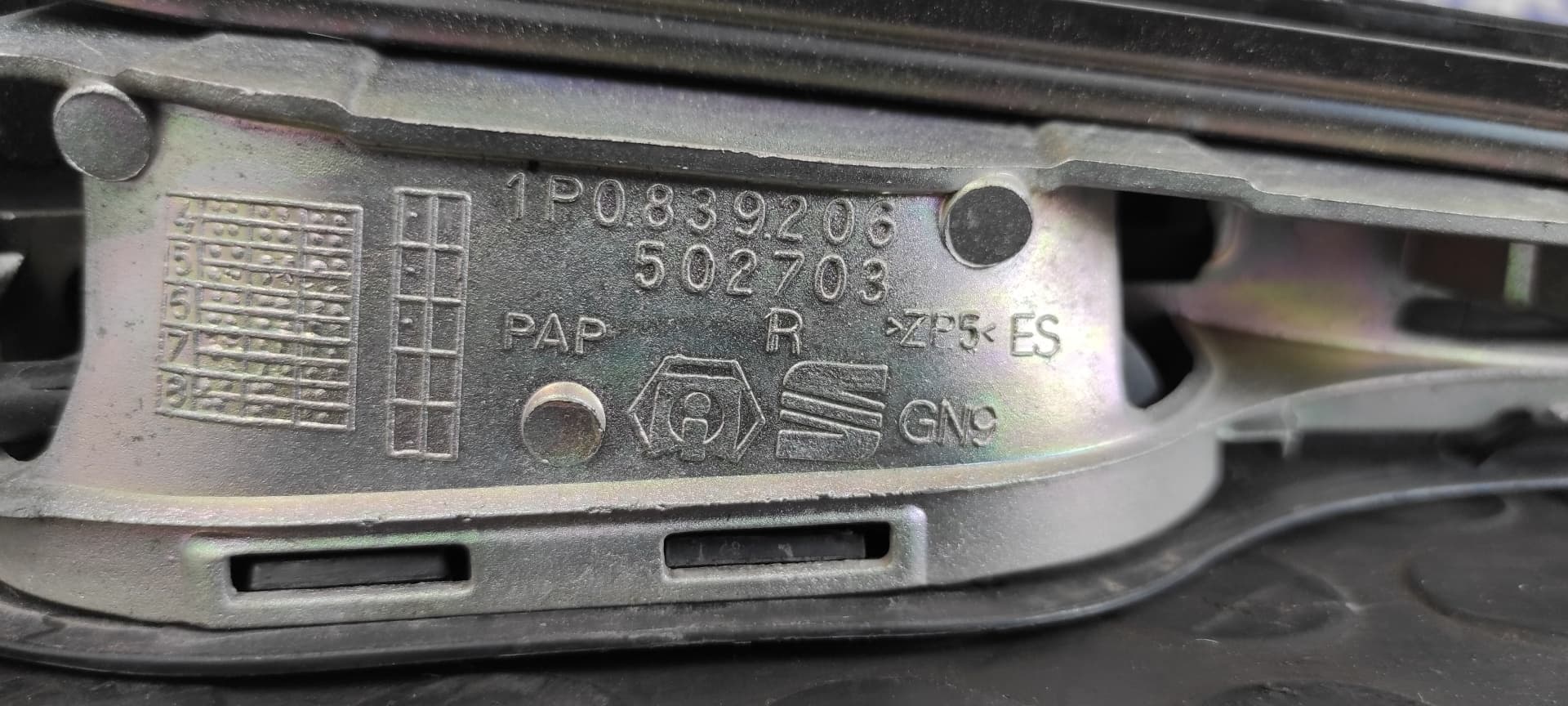 Recambio de MANETA TRASERA DERECHA para SEAT LEON (1P1) 1.9 TDI BXF referencia OEM IAM 1P0839206   - BLANCO 3