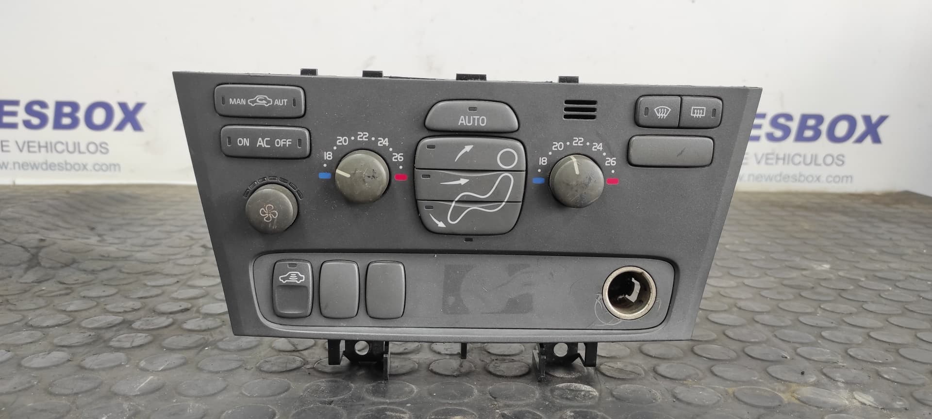Recambio de MANDO CLIMATIZADOR para VOLVO S60 BERLINA 2.4 Diesel CAT D5244T referencia OEM IAM 7923   - VERDE