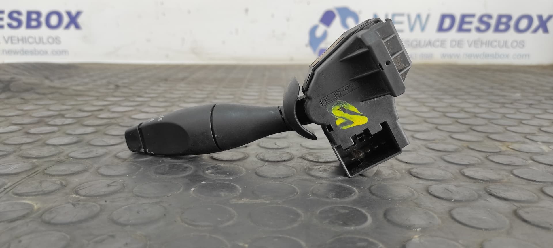 Recambio de MANDO LIMPIA para FORD FOCUS BERLINA (CAK) referencia OEM IAM D0XFA 6