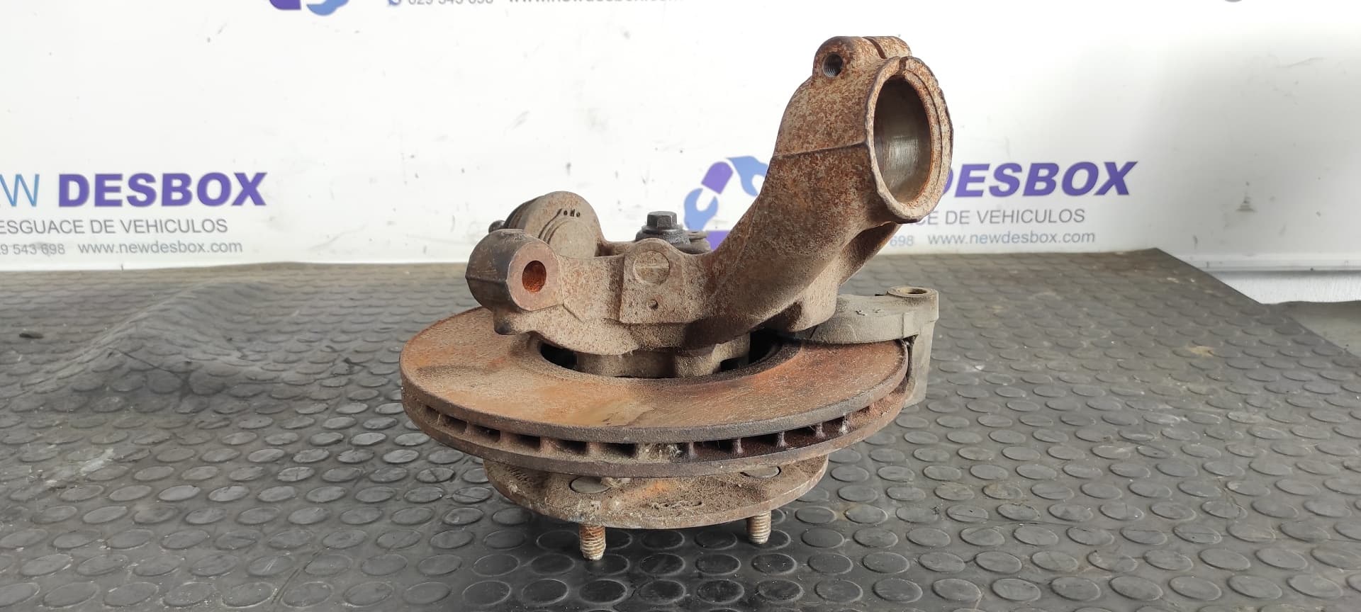 Recambio de MANGUETA DELANTERA DERECHA para FORD TRANSIT CAJA CERRADA, CORTA (FY) D2FA referencia OEM IAM YC153K185AJ 2