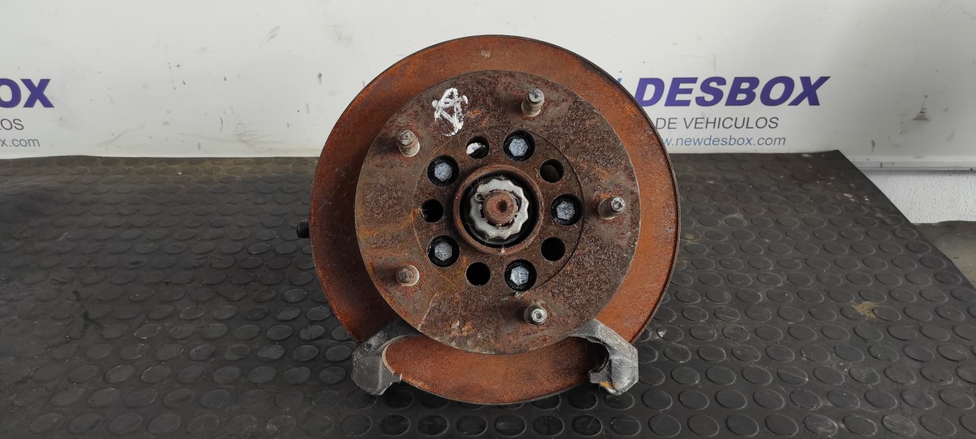 Recambio de MANGUETA DELANTERA DERECHA para FORD TRANSIT CAJA CERRADA, CORTA (FY) D2FA referencia OEM IAM YC153K185AJ 5