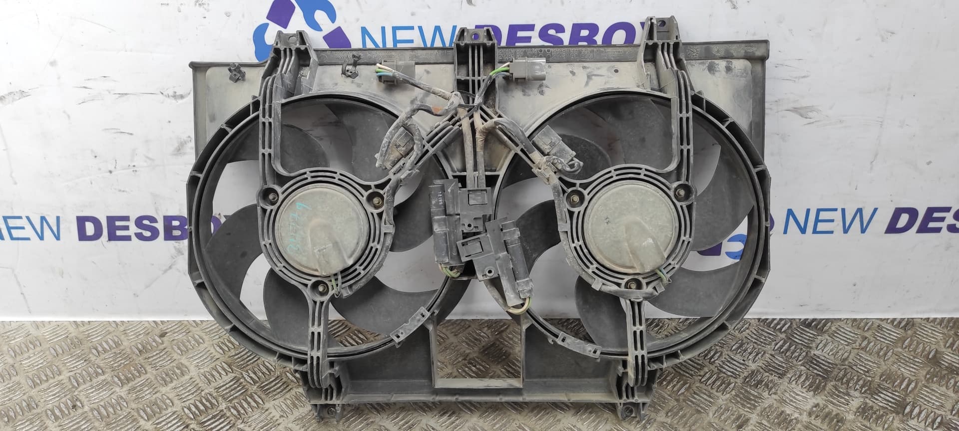 Recambio de ELECTROVENTILADOR para NISSAN VANETTE CARGO (HC23) Familiar (5 asientos) LD23 referencia OEM IAM 214107C052   - BLANCO