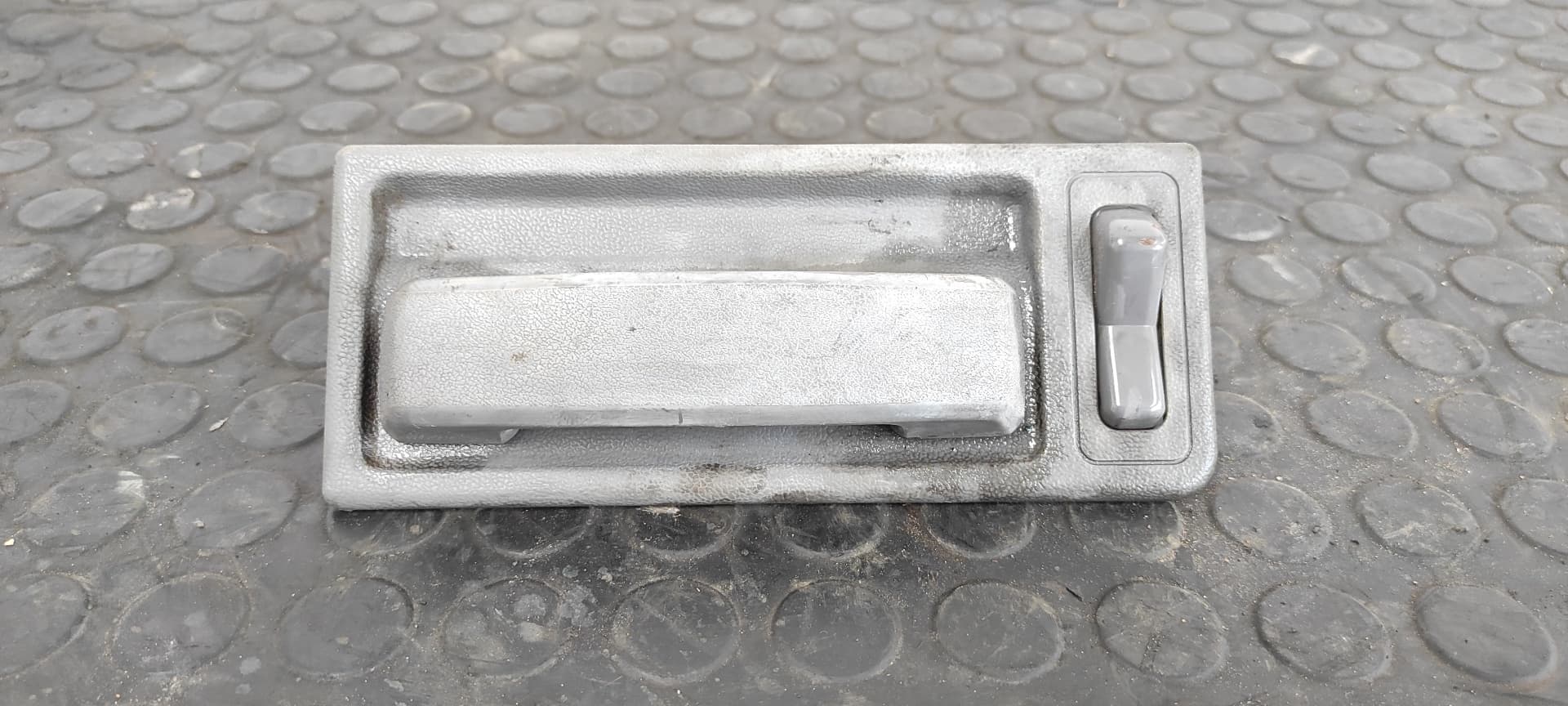 Recambio de MANETA INTERIOR DELANTERA IZQUIERDA para NISSAN SERENA (C23M) 2.3 LX Diesel LD23 referencia OEM IAM 806719C001   - BLANCO