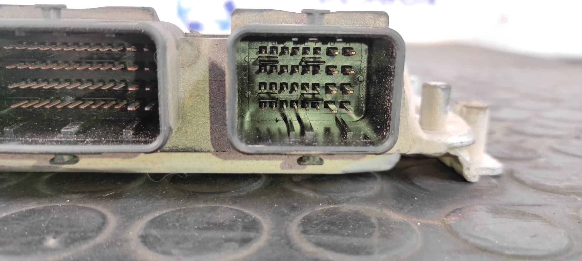 Recambio de CENTRALITA MOTOR UCE para CITROEN C2 NFU referencia OEM IAM 9657498880   - PLATA 6