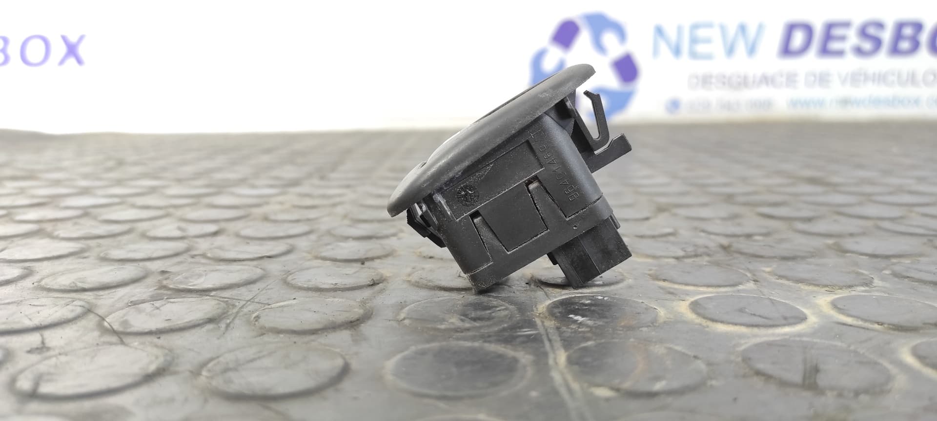 Recambio de MANDO ELEVALUNAS DELANTERO IZQUIERDO para CITROEN C2 by Loeb NFU referencia OEM IAM 96401469XT   - PLATA 5