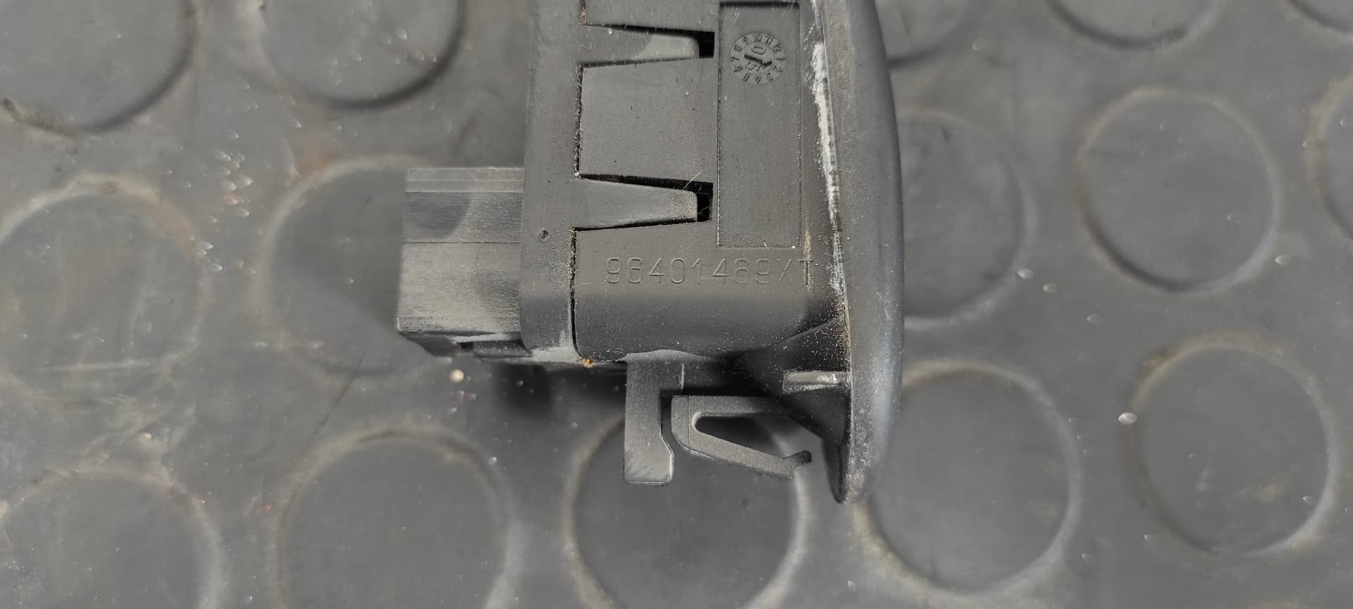 Recambio de MANDO ELEVALUNAS DELANTERO DERECHO para CITROEN C2 by Loeb NFU referencia OEM IAM 96401469XT   - PLATA 5