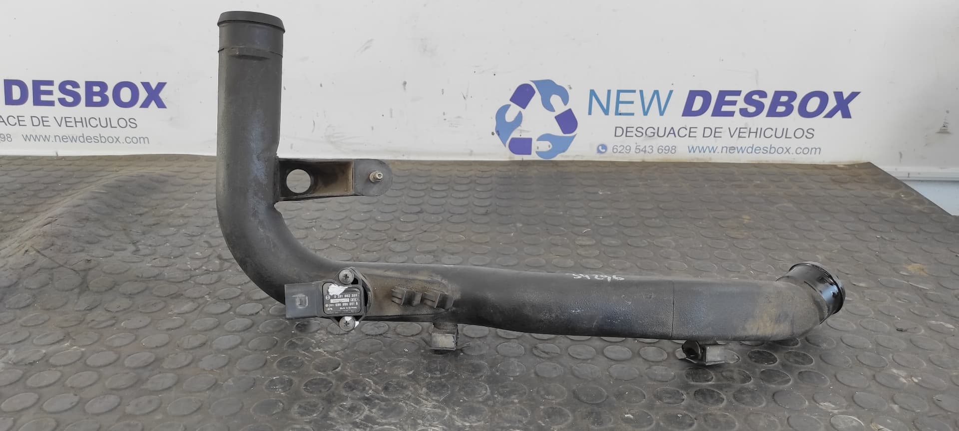 Recambio de TUBO para VOLKSWAGEN PASSAT BERLINA (3B3) Comfortline AVB referencia OEM IAM 8D0145840S   - BLANCO 6