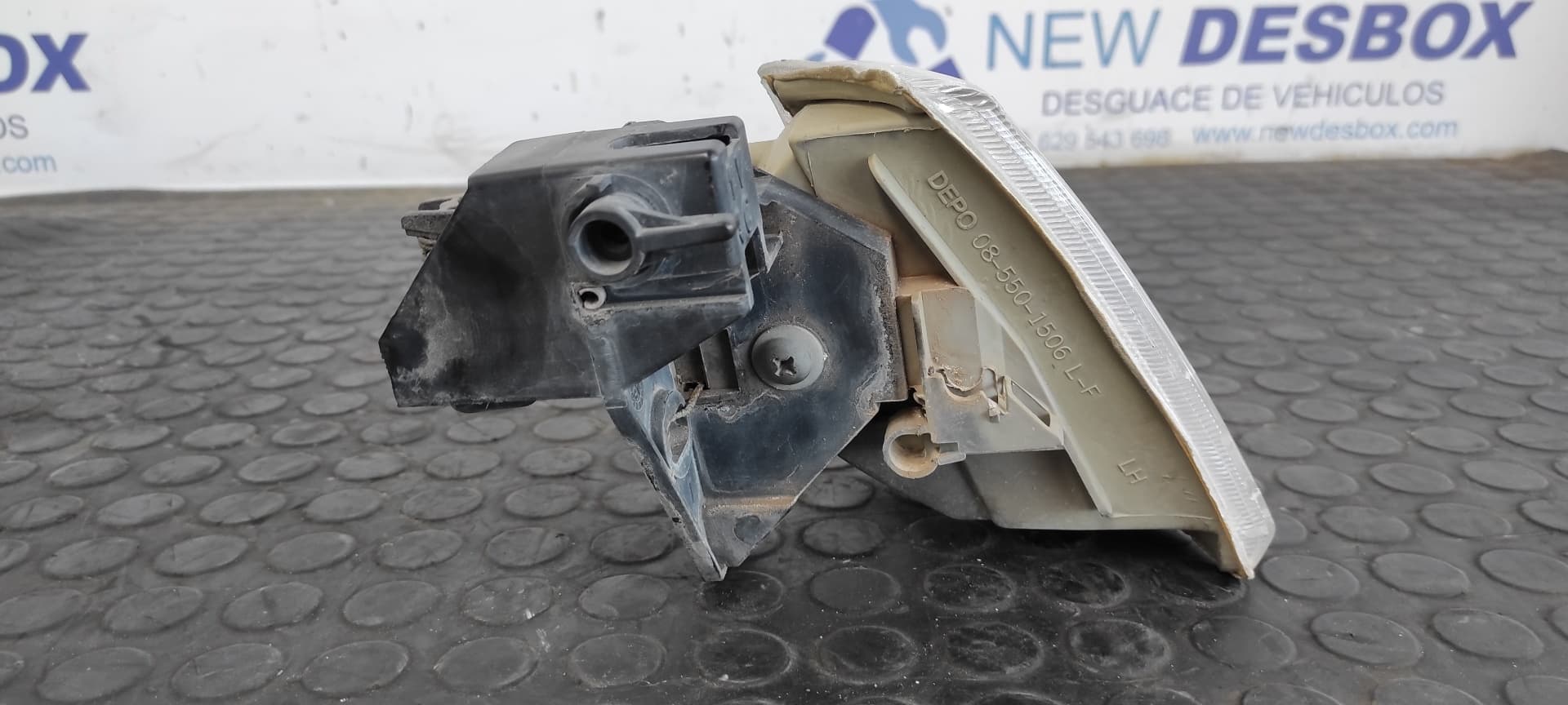 Recambio de PILOTO DELANTERO IZQUIERDO para PEUGEOT 205 BERLINA XAD / XAD Multi 1G1E referencia OEM IAM 085501506   - BLANCO 5