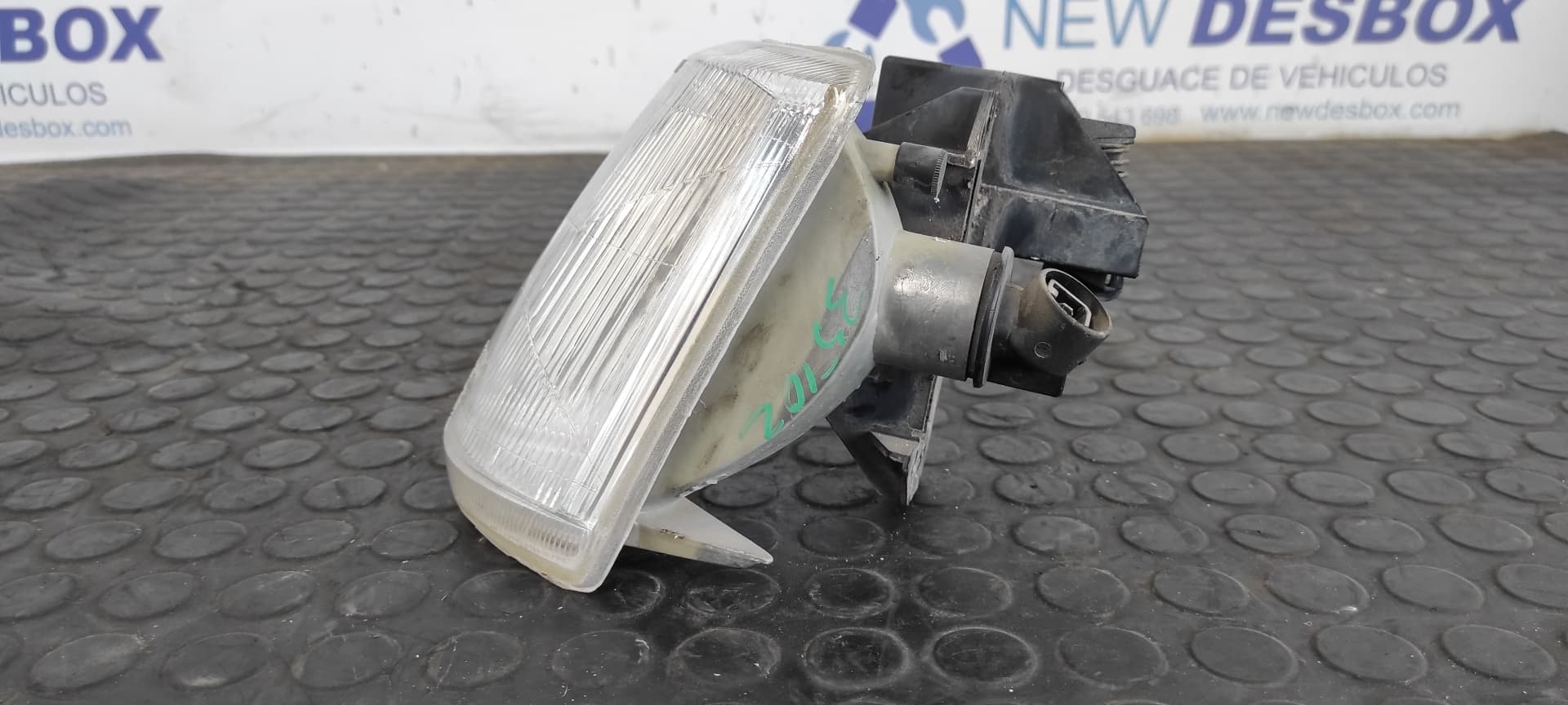 Recambio de PILOTO DELANTERO IZQUIERDO para PEUGEOT 205 BERLINA XAD / XAD Multi 1G1E referencia OEM IAM 085501506   - BLANCO 4