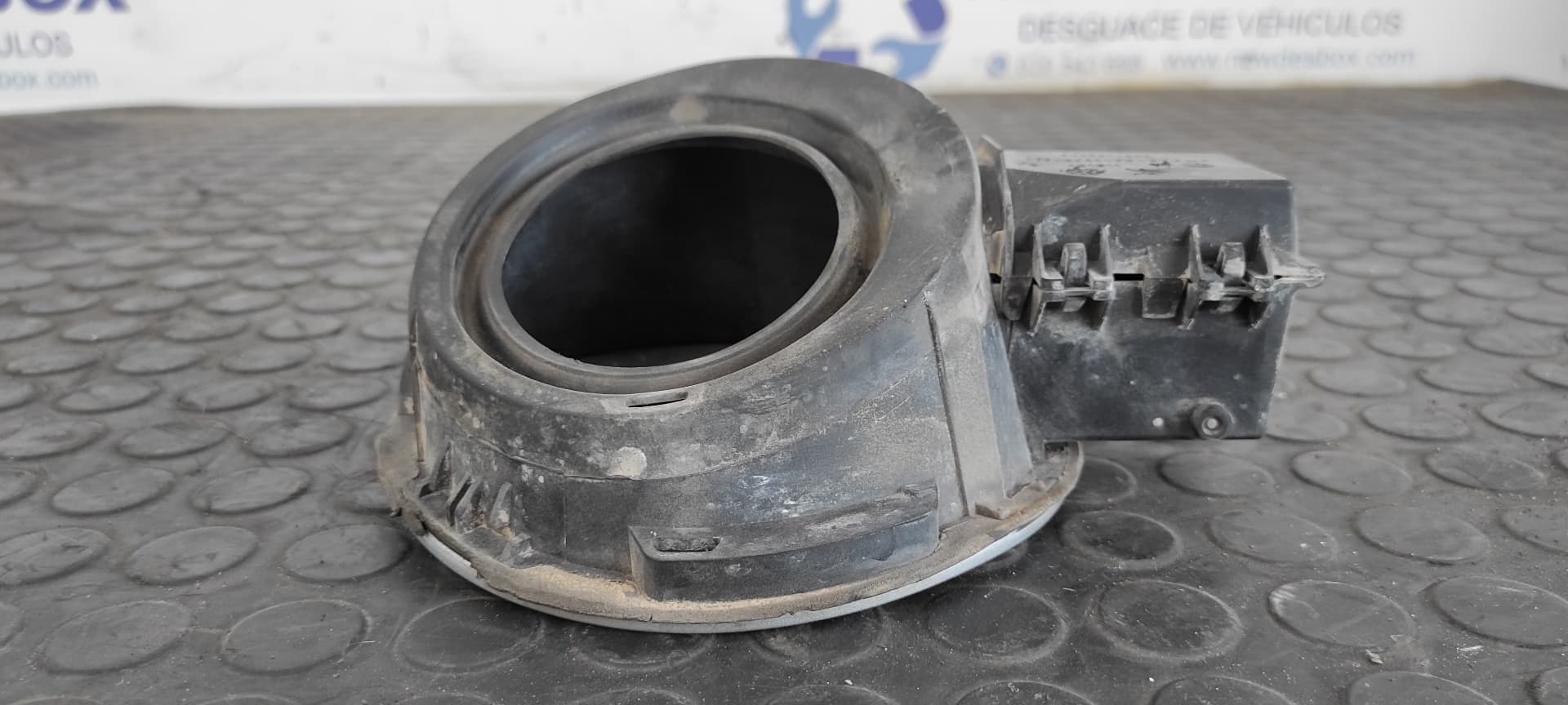 Recambio de TAPA EXTERIOR COMBUSTIBLE para CITROEN C2 by Loeb NFU referencia OEM IAM 9640039180   - PLATA 4