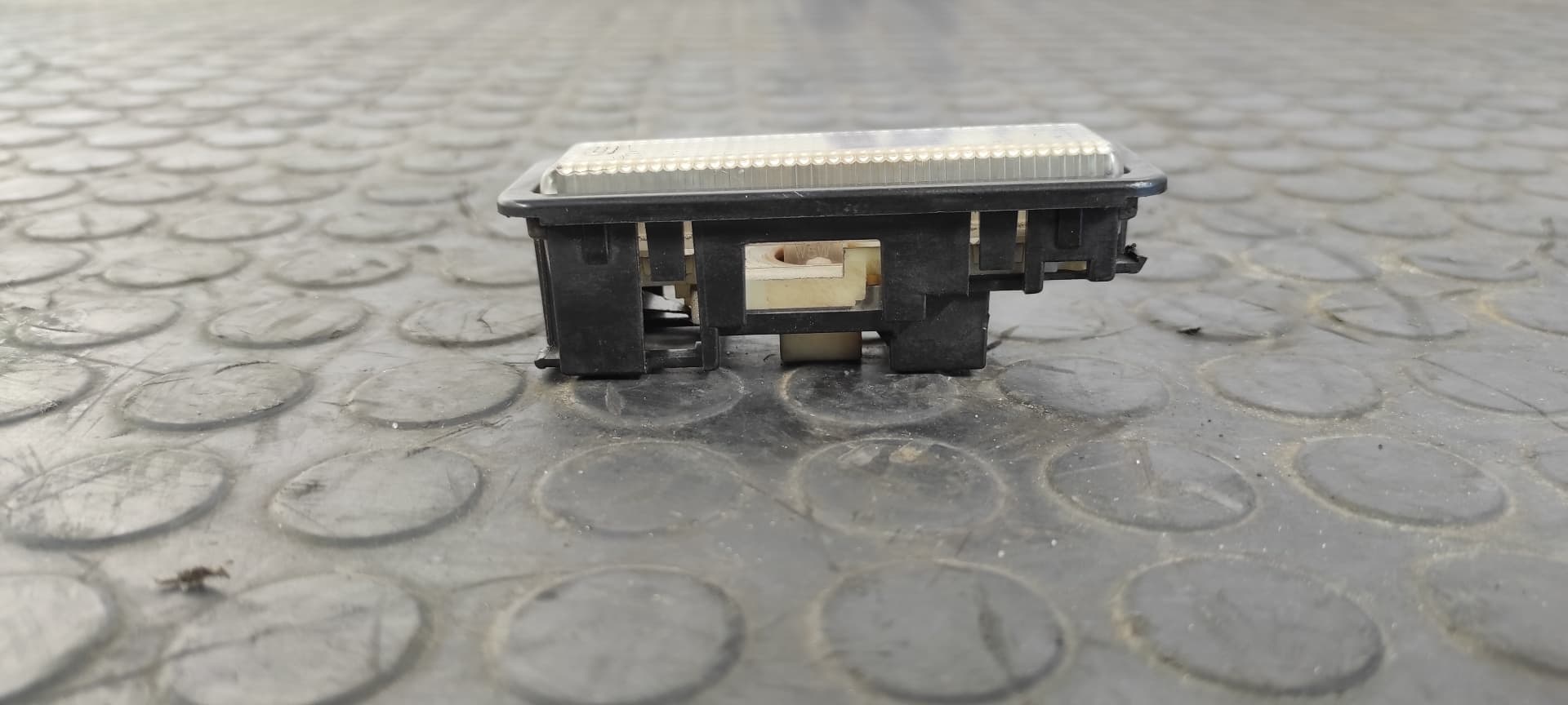 Recambio de LUZ INTERIOR para PEUGEOT 205 BERLINA XAD / XAD Multi 1G1E referencia OEM IAM    - BLANCO 2