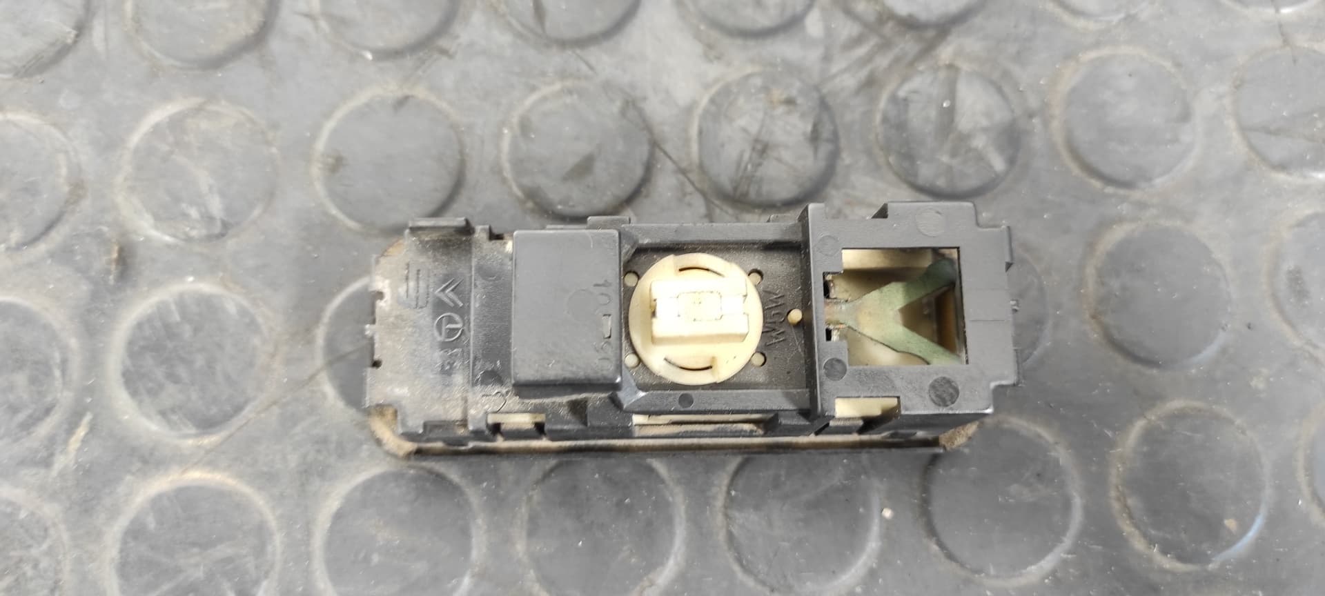 Recambio de LUZ INTERIOR para PEUGEOT 205 BERLINA XAD / XAD Multi 1G1E referencia OEM IAM    - BLANCO 5