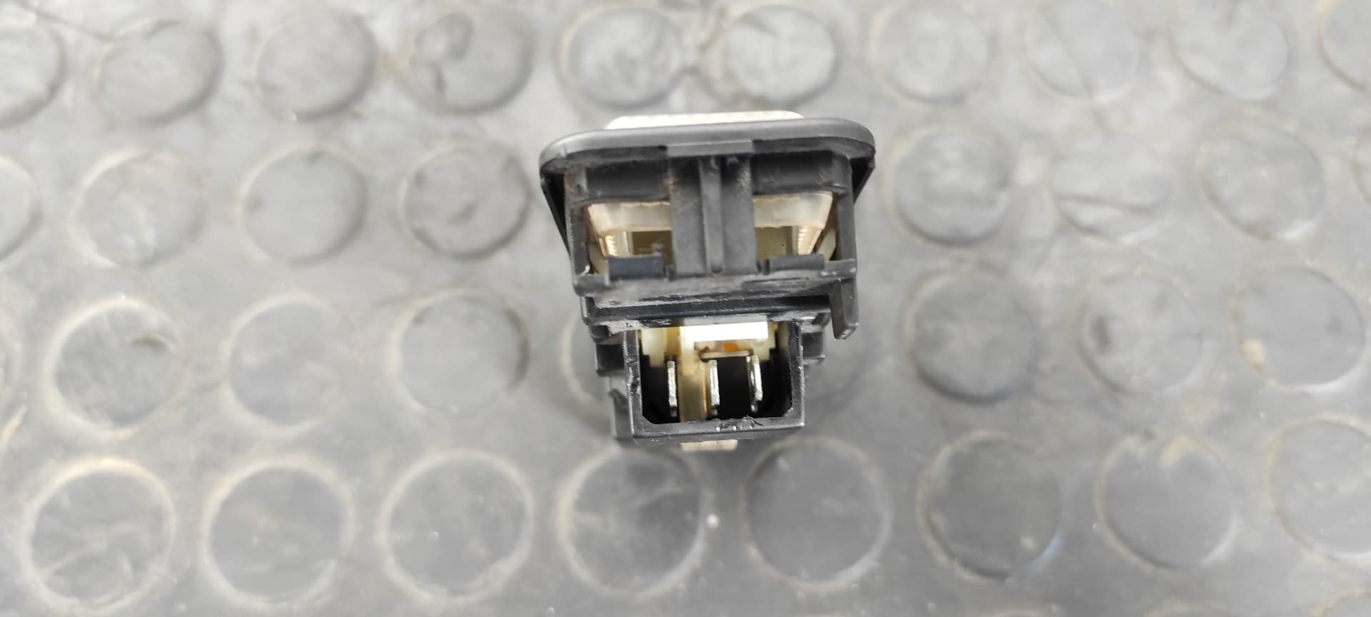 Recambio de LUZ INTERIOR para PEUGEOT 205 BERLINA XAD / XAD Multi 1G1E referencia OEM IAM    - BLANCO 3
