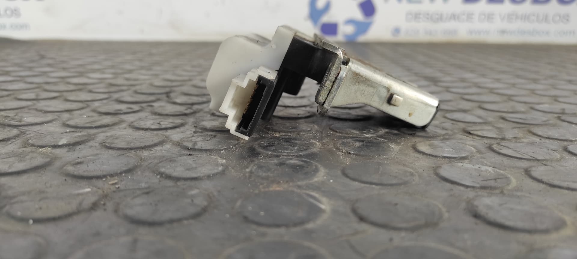 Recambio de CERRADURA MALETERO / PORTON para RENAULT SCENIC RX4 (JA0) 1.9 dCi F9Q K7 referencia OEM IAM 8200229957   - AZUL 2