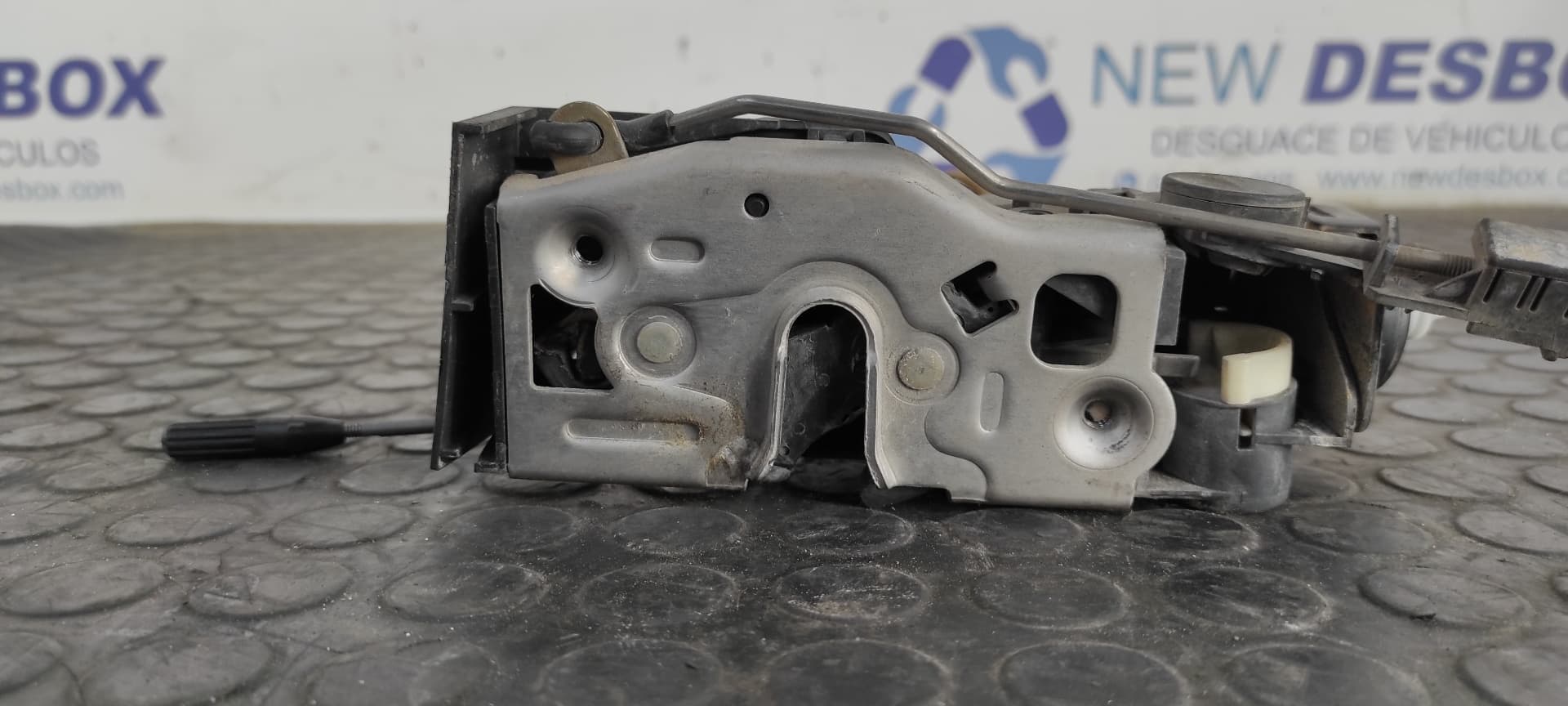 Recambio de CERRADURA PUERTA DELANTERA DERECHA para MERCEDES-BENZ CLASE A (W168) OM668940 referencia OEM IAM 1687230008   - ROJO 5