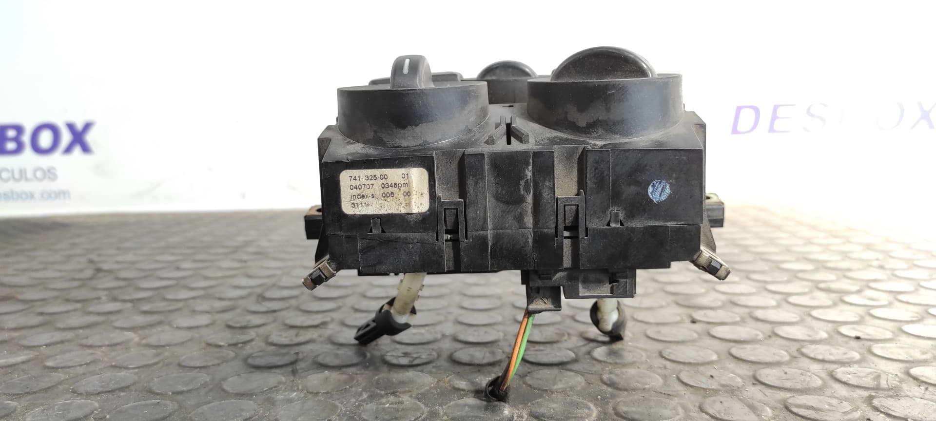 Recambio de MANDO CALEFACCION / AIRE ACONDICIONADO para MERCEDES-BENZ VITO CAJA CERRADA 6.03 -> 109  CDI  Compacto  (639.601) 646983 referencia OEM IAM A6398301185KZ   - BLANCO 3
